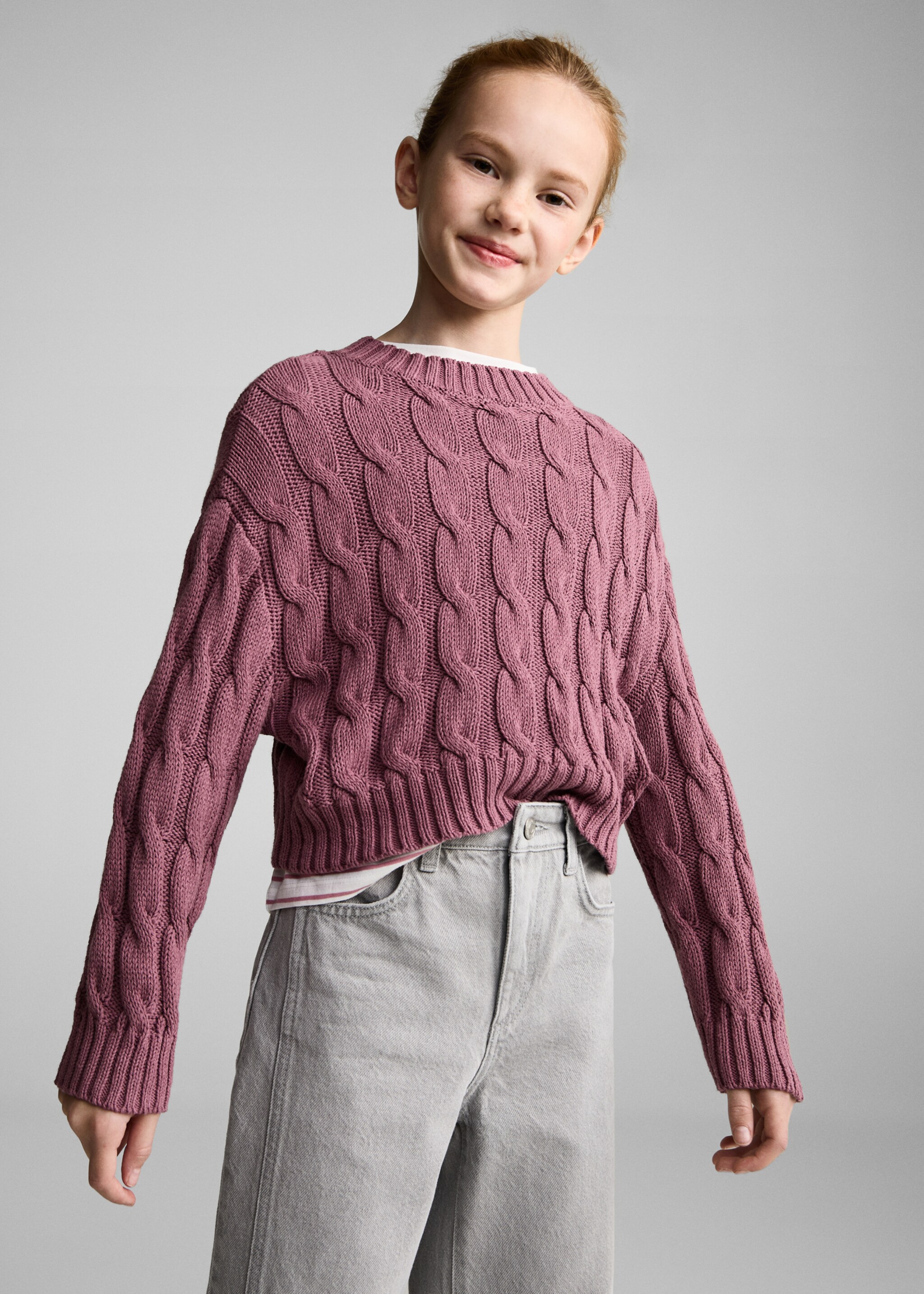 Pullover mit Zopfmuster - Mittlere Ansicht, Kirschrot. Ref: 87020458-00.