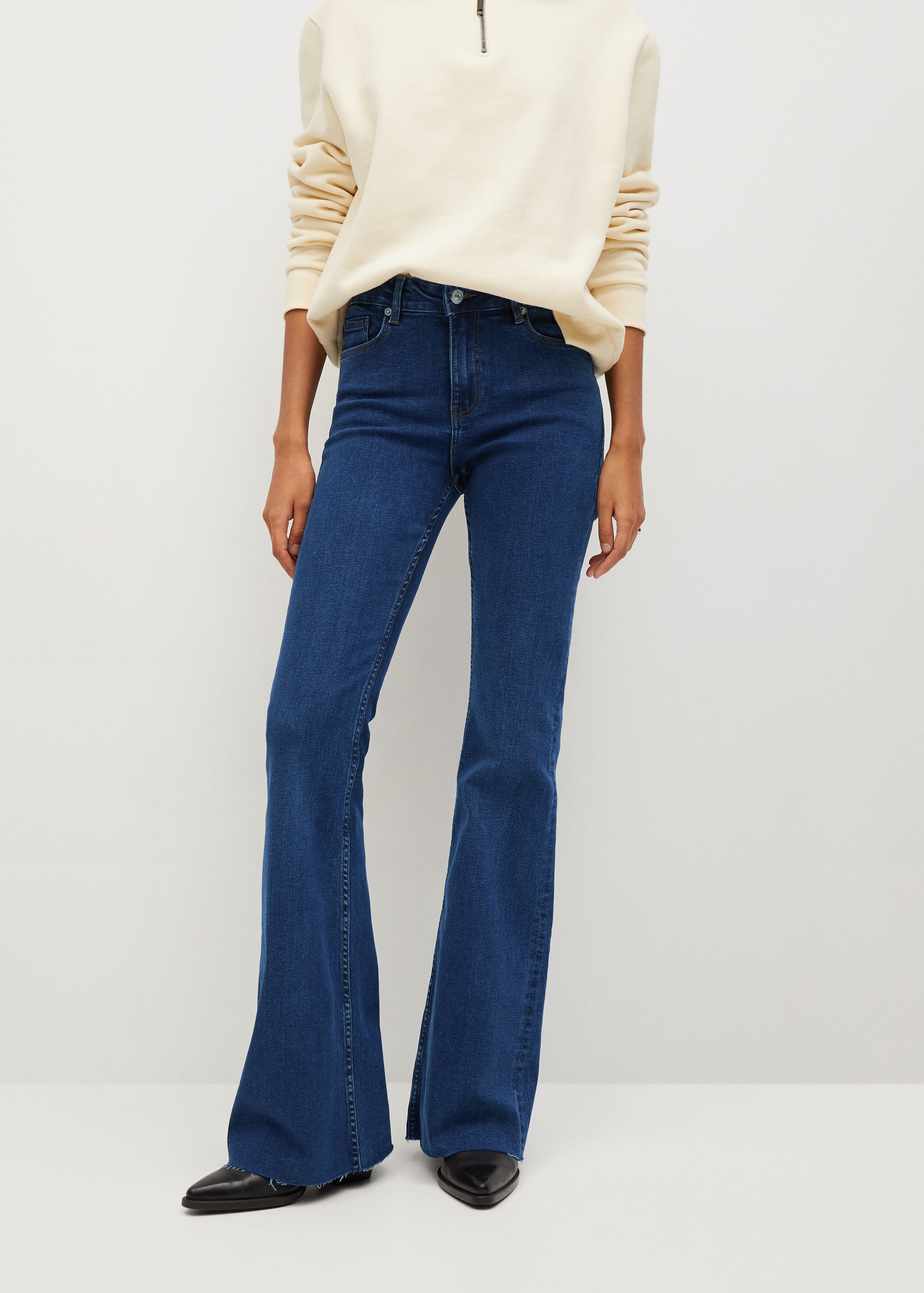 Jeans Flare tiro medio - Plano medio