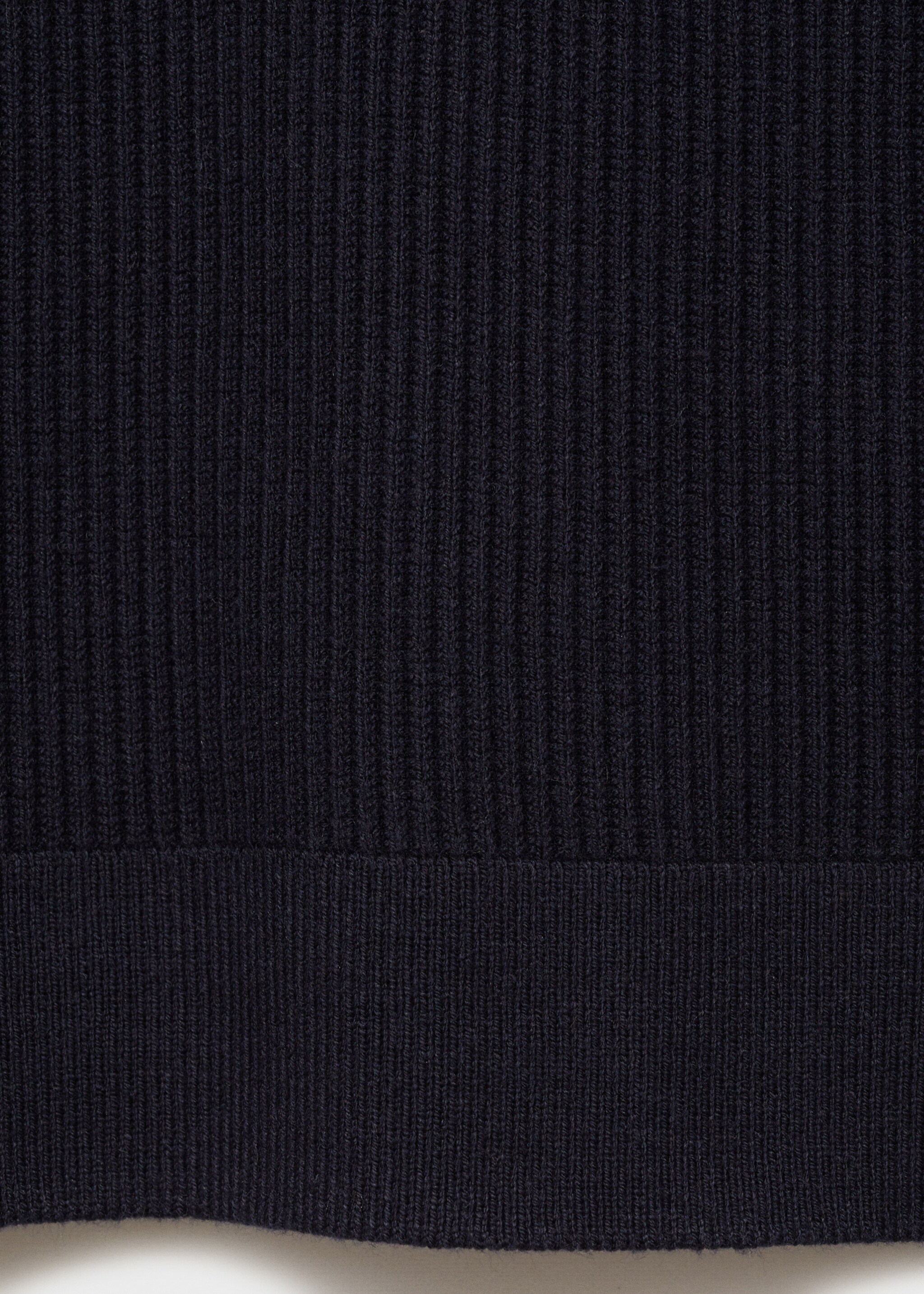 Gerippter Pullover aus Baumwollgemisch mit Polo-Kragen - Detail des Artikels 0, Dunkles Marineblau. Ref: 87020602-00.