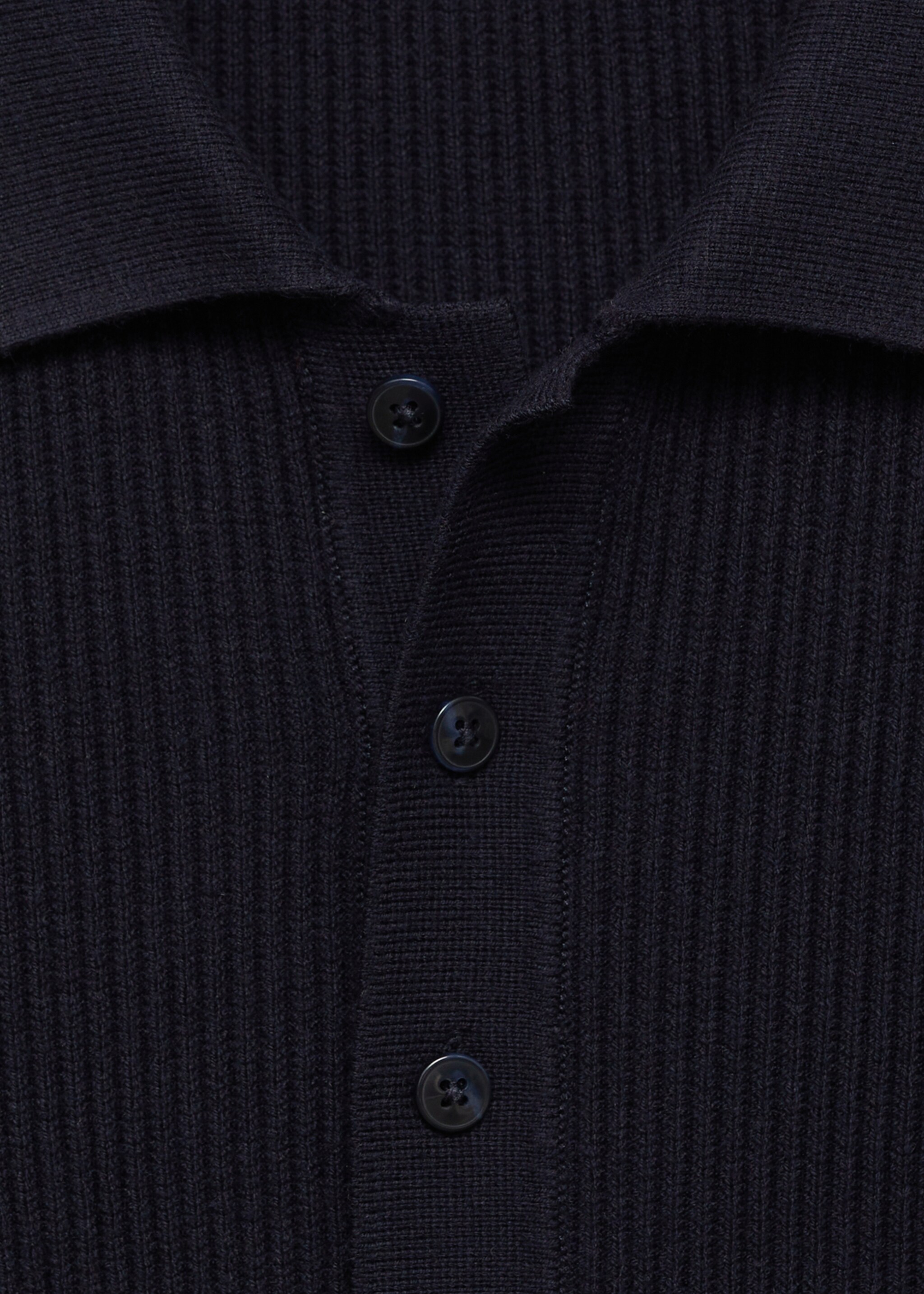 Gerippter Pullover aus Baumwollgemisch mit Polo-Kragen - Detail des Artikels 8, Dunkles Marineblau. Ref: 87020602-00.