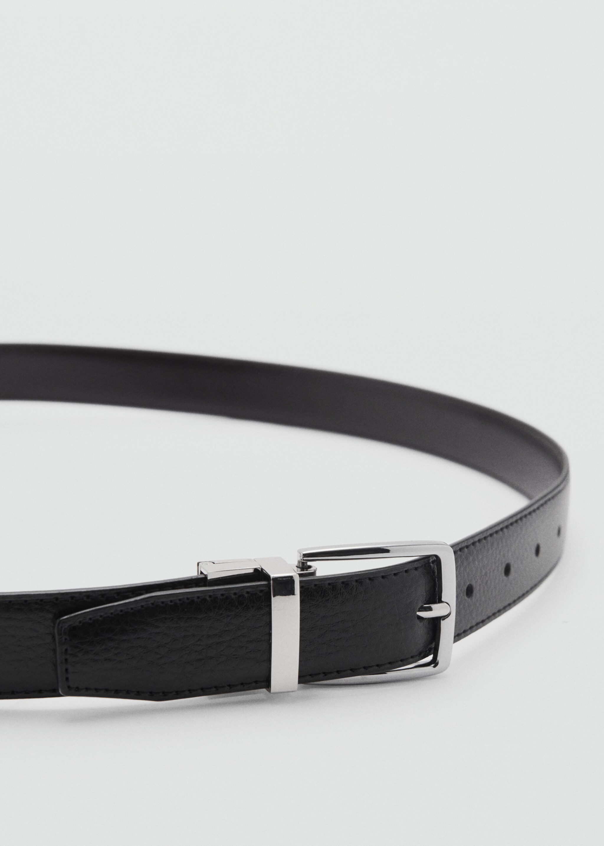 Reversible pebble leather belt - Details of the article 1, Black. Ref: 87020609-00.