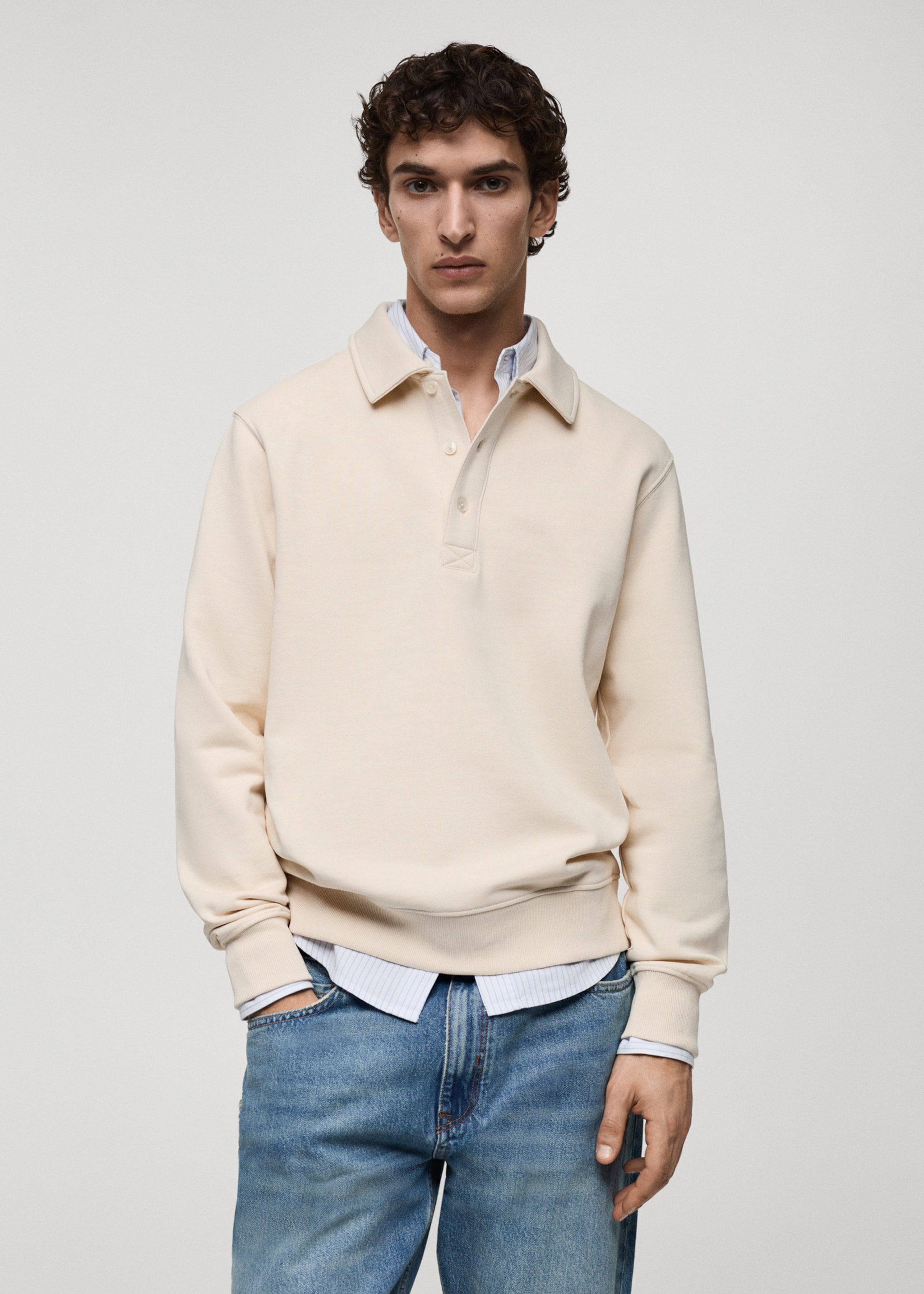 Polo-Sweatshirt mit angerauter Innenseite und regulärer Passform - Mittlere Ansicht, Ecru. Ref: 87020619-00.