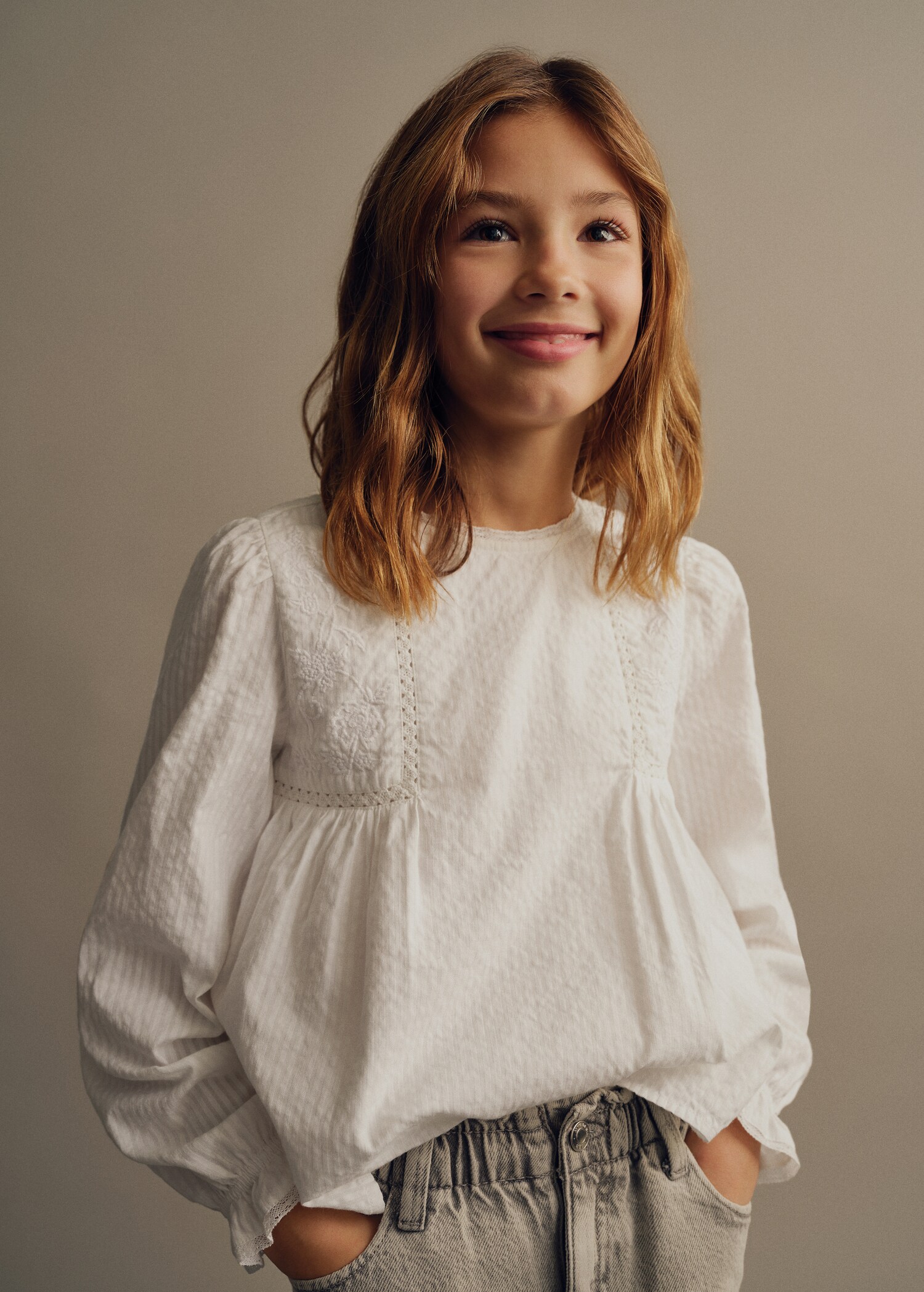 Embroidered details blouse - Medium plane