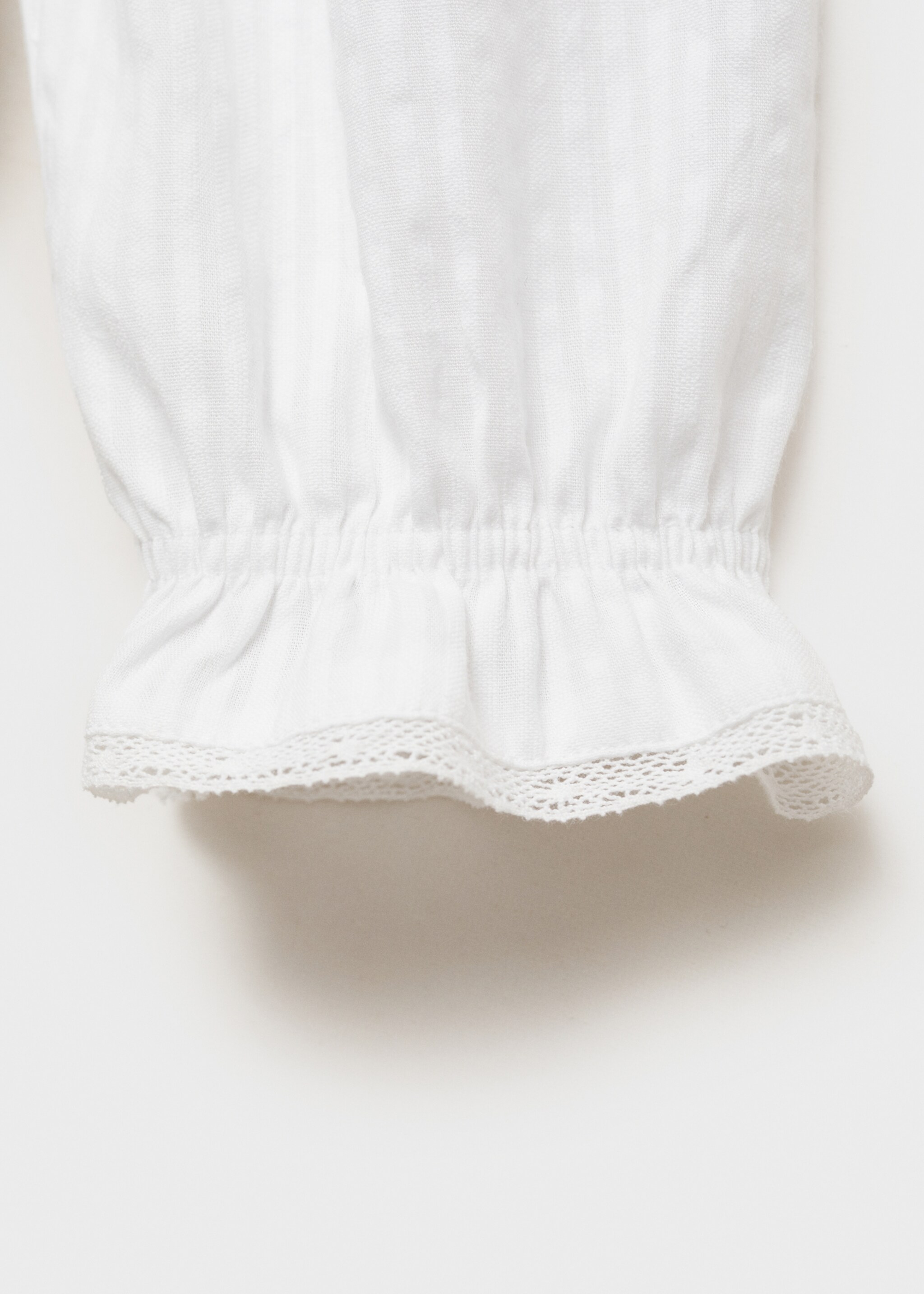 Embroidered details blouse - Details of the article 8, Off White. Ref: 87020624-00.