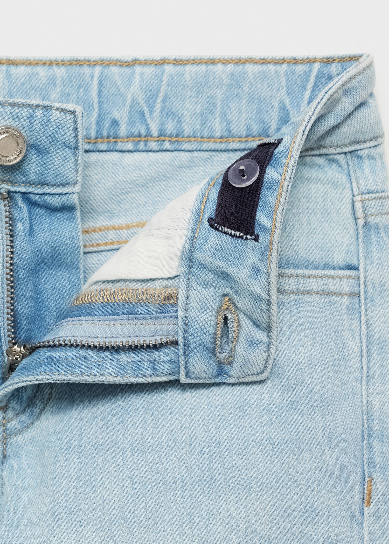 Gerade Jeans mit Umschlag - Detail des Artikels 8