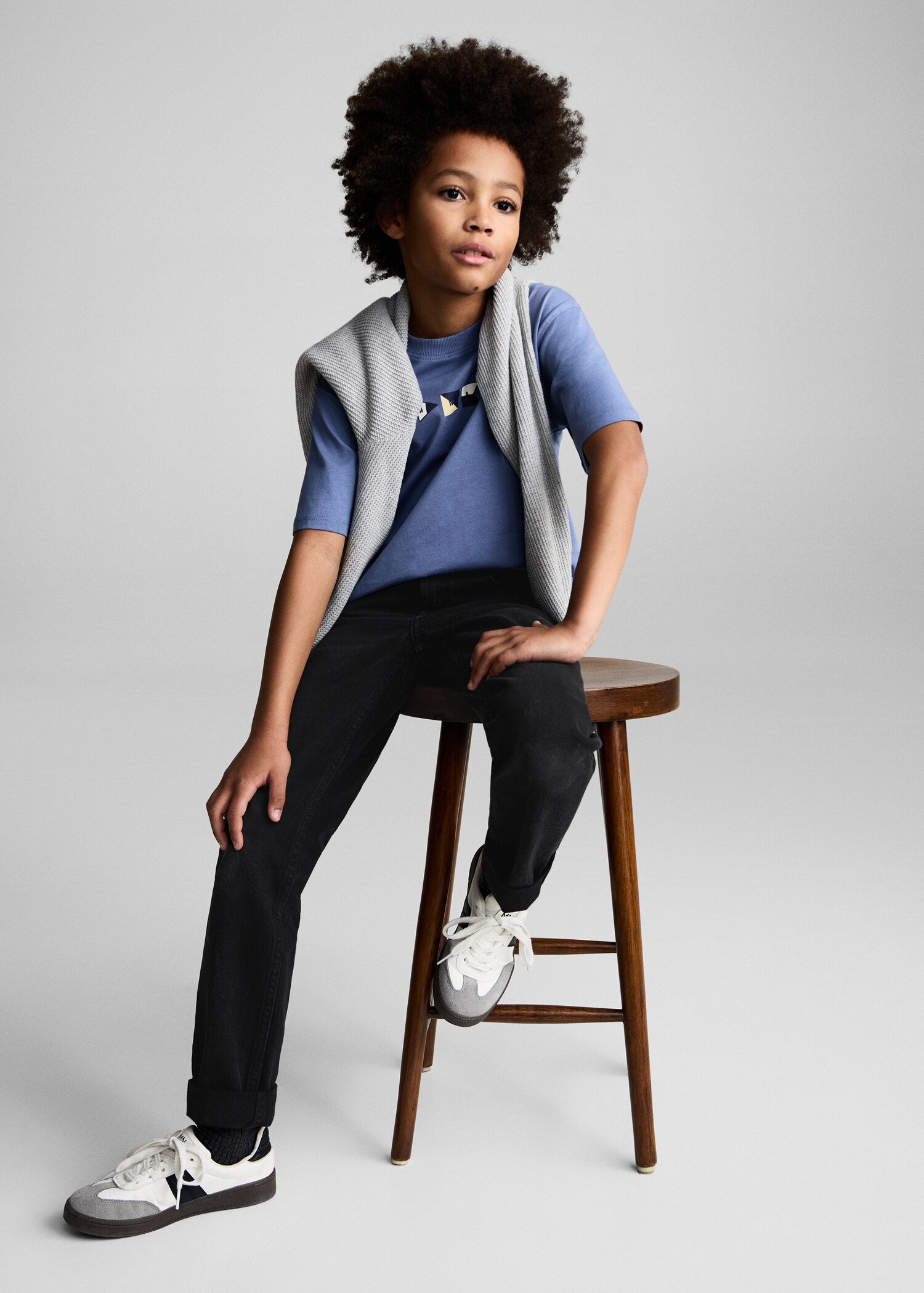 Alul felhajtott, egyenesszárú farmer - A termék adatai 2