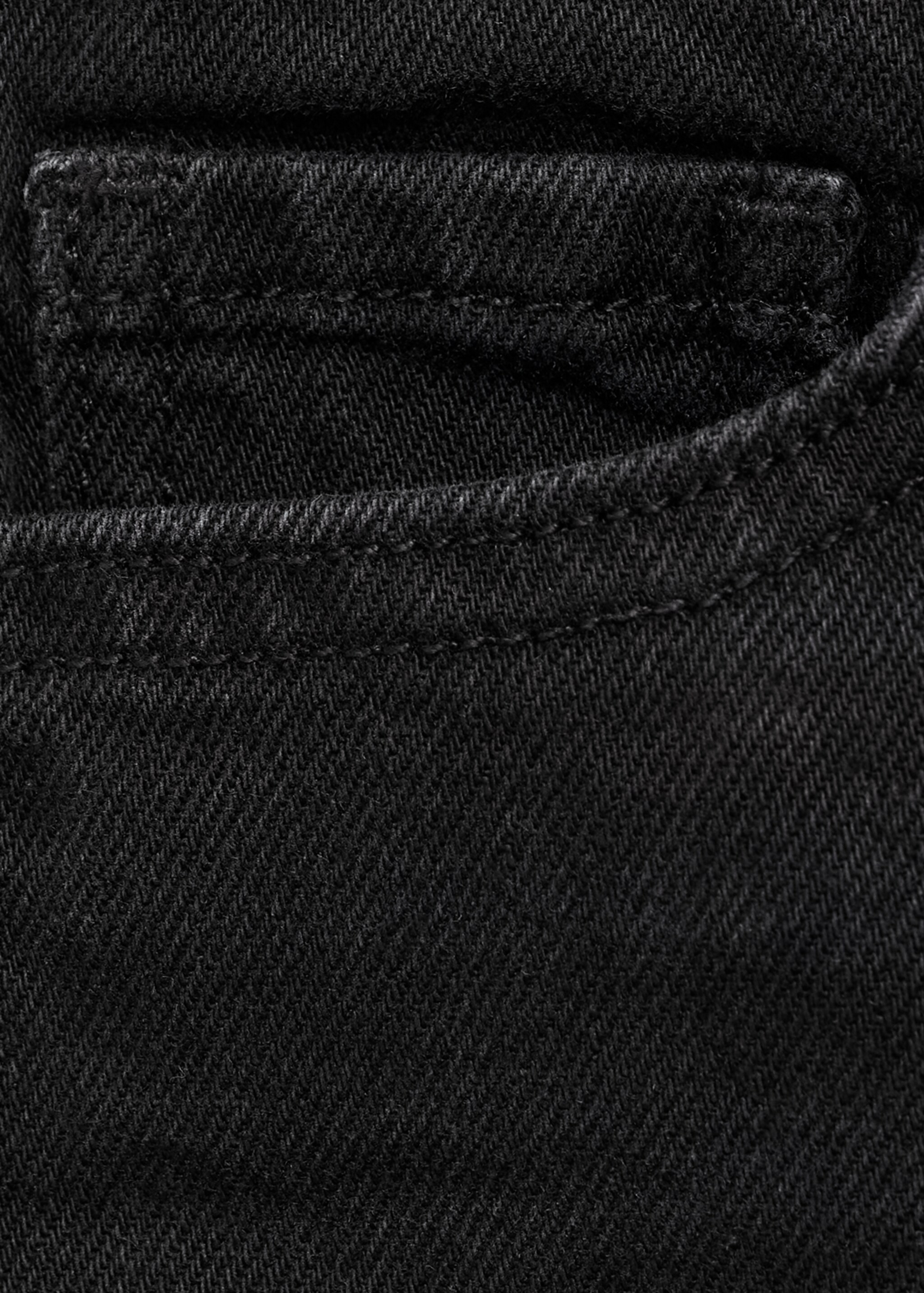 Alul felhajtott, egyenesszárú farmer - A termék adatai 8, Black denim. Ref: 87020628-00.