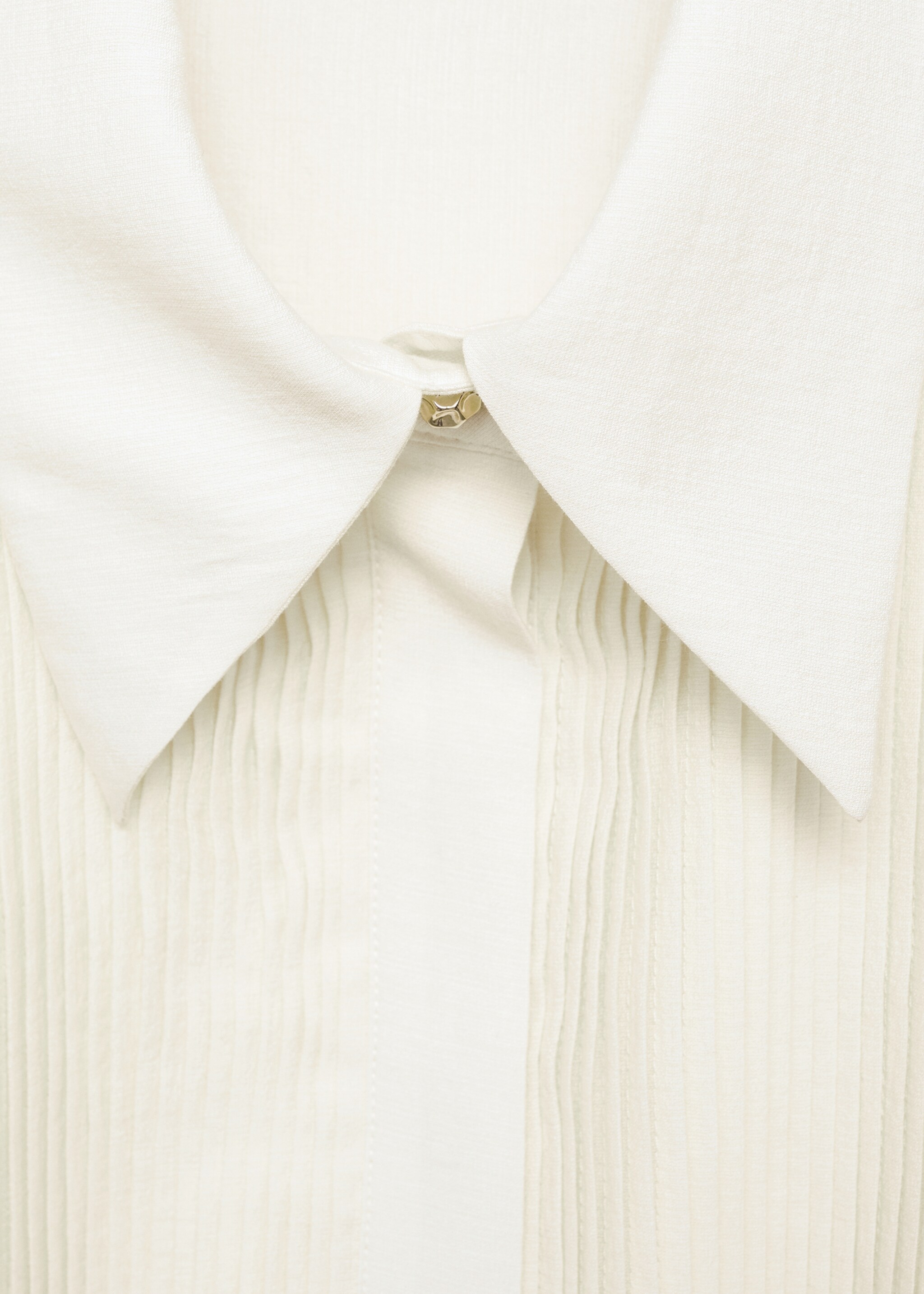 Fluid shirt with contrasting panel - Details of the article 8, Off White. Ref: 87020636-00.