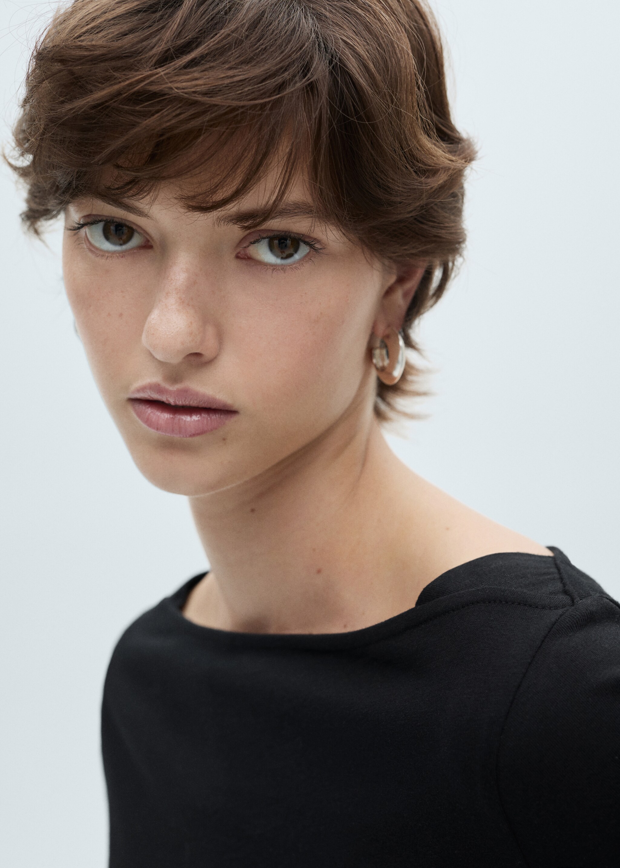 Cotton boat neck t-shirt - Details of the article 1, Black. Ref: 87020642-00.