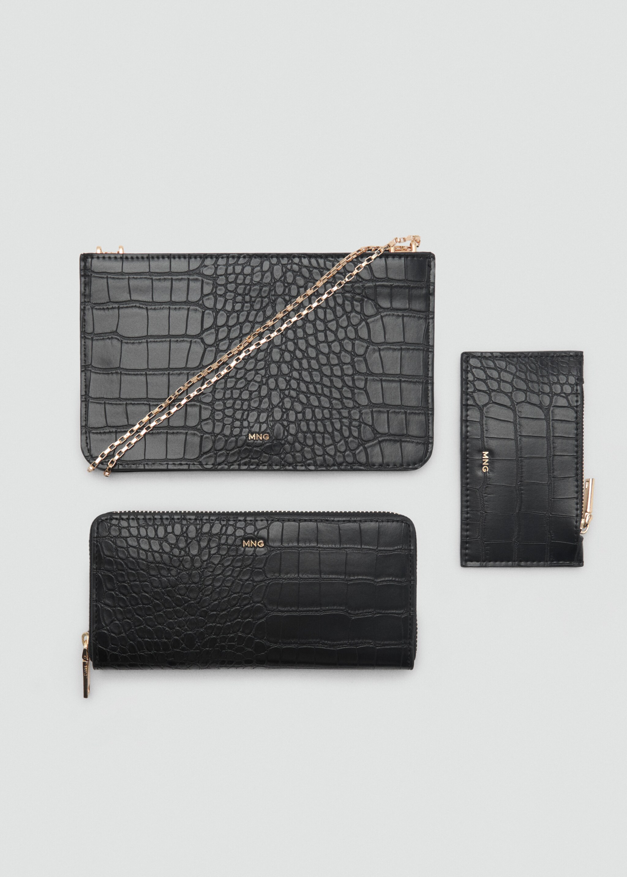 Croc-effect cardholder with chain - Details of the article 3, Black. Ref: 87020647-00.