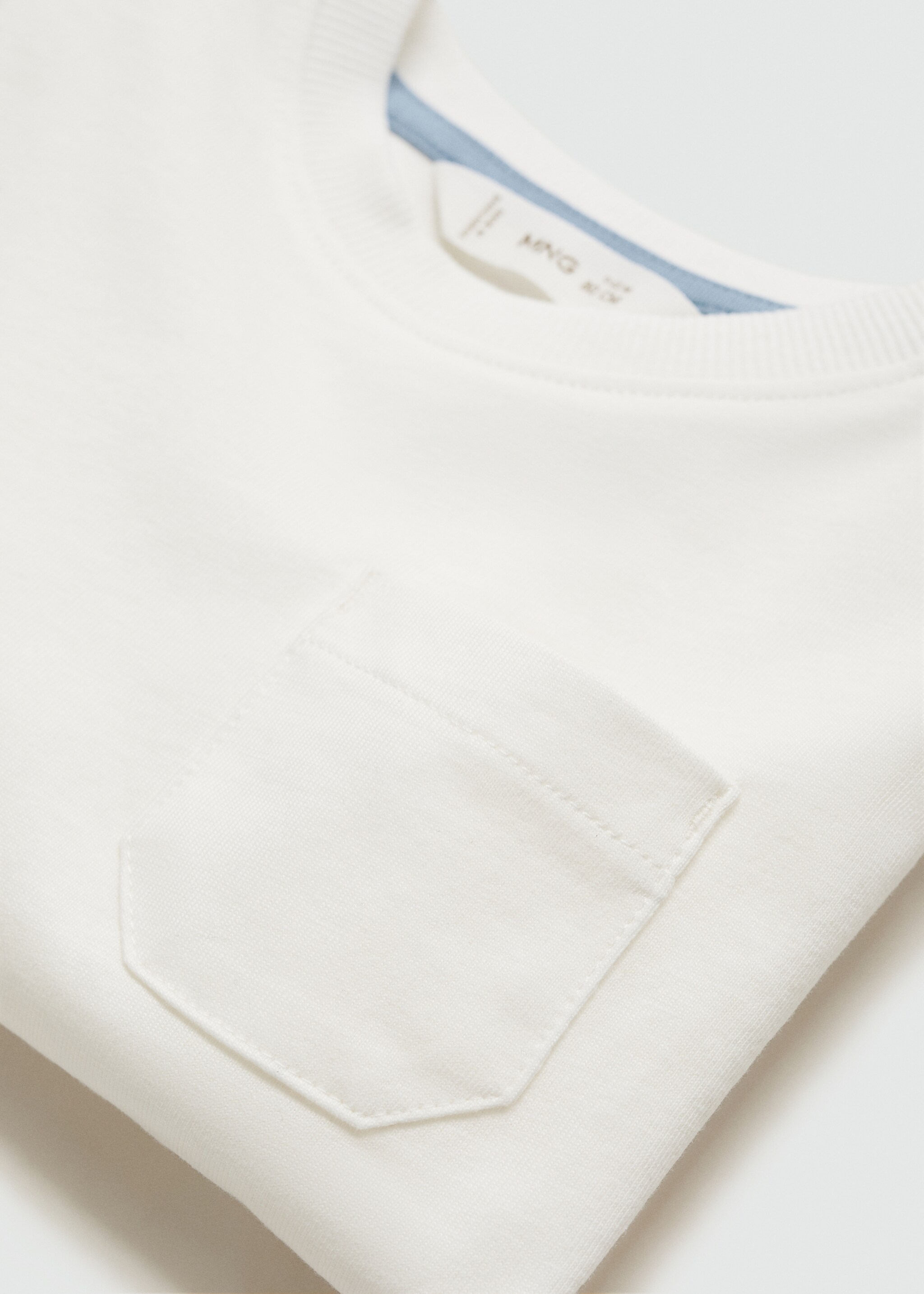 Patch pocket T-shirt - Details of the article 0, Off White. Ref: 87020650-00.