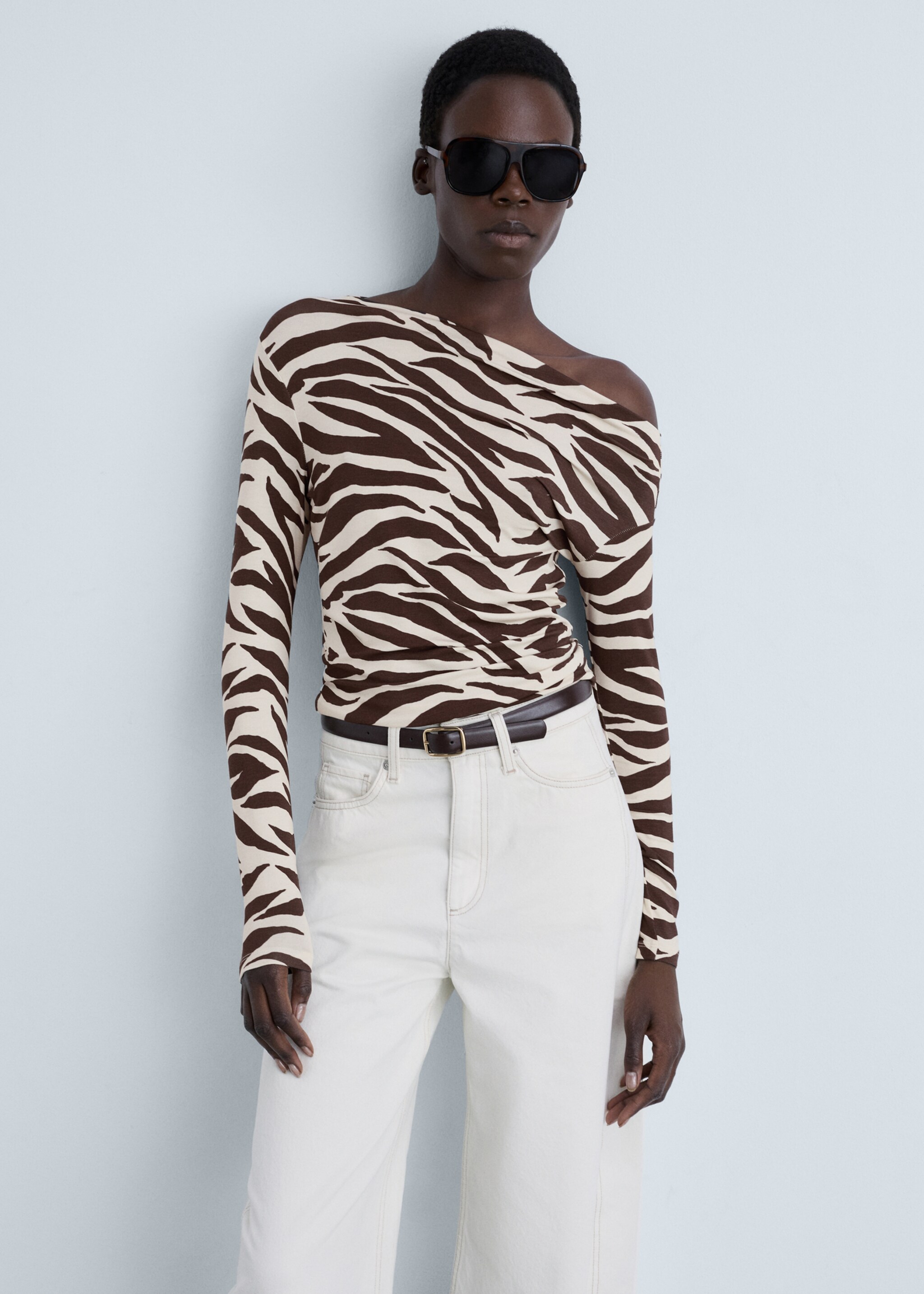 Zebra-print asymmetrical-neck t-shirt - Medium plane, Brown. Ref: 87020656-00.