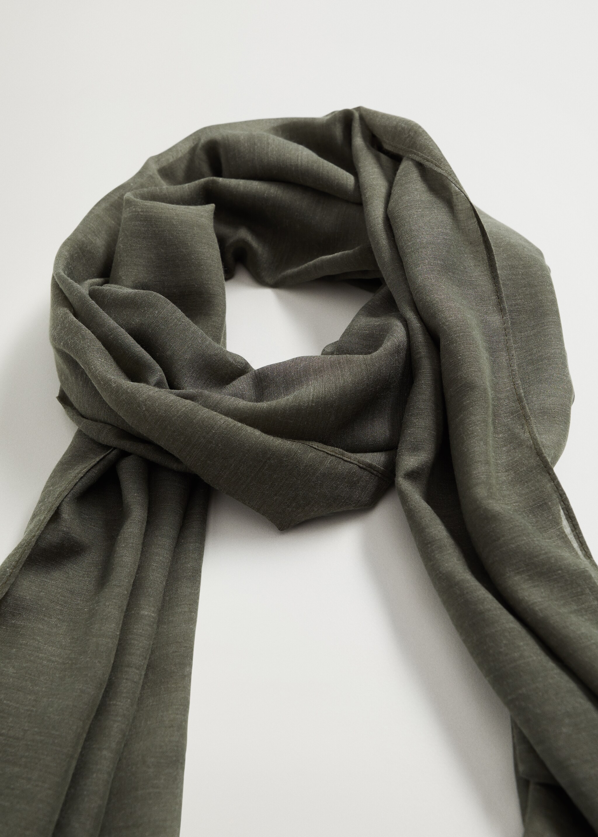 Essential scarf - Details of the article 2