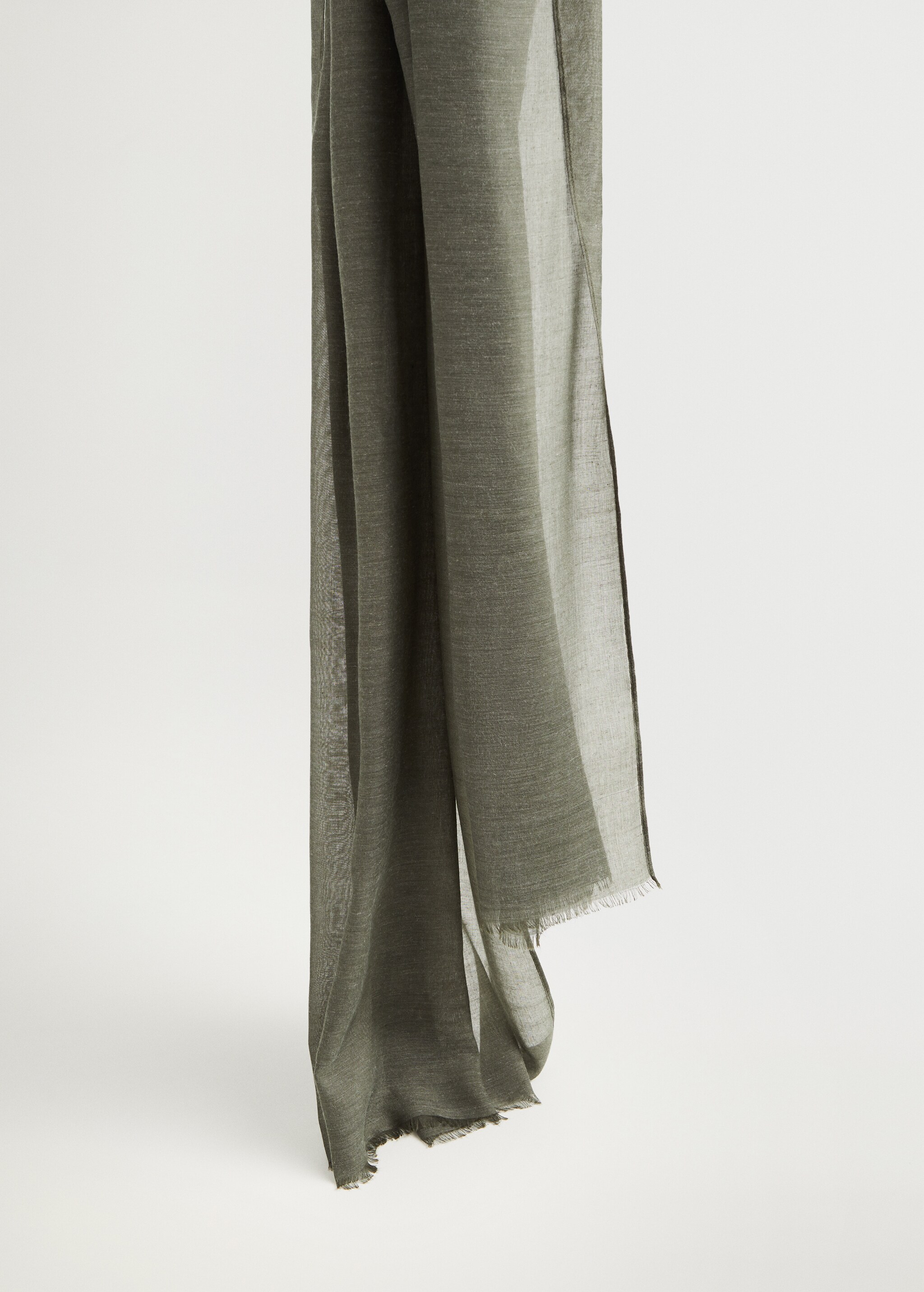 Essential scarf - Details of the article 3