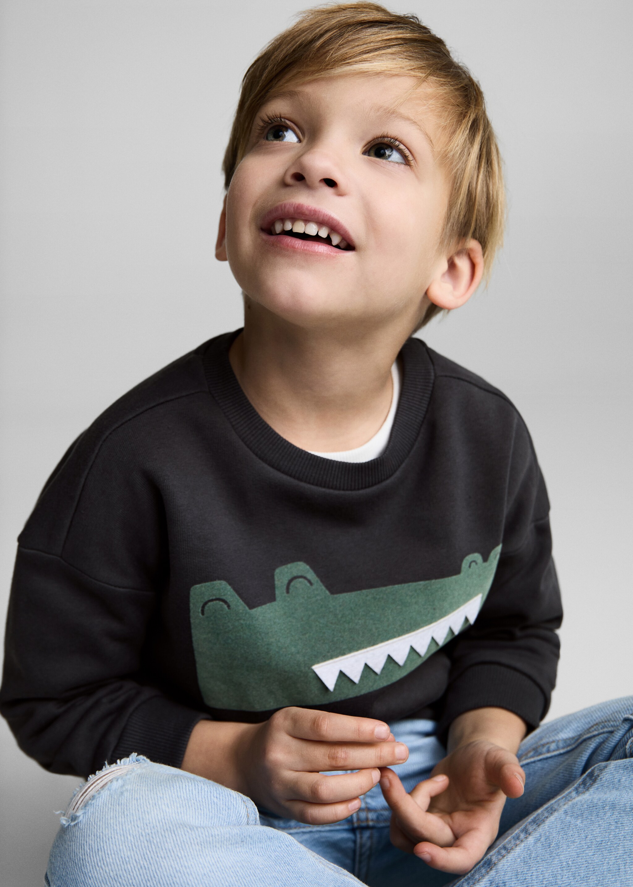 Dessuadora dibuix estampat - Detall de l'article 2, Gris antracita. Ref: 87021050-00.