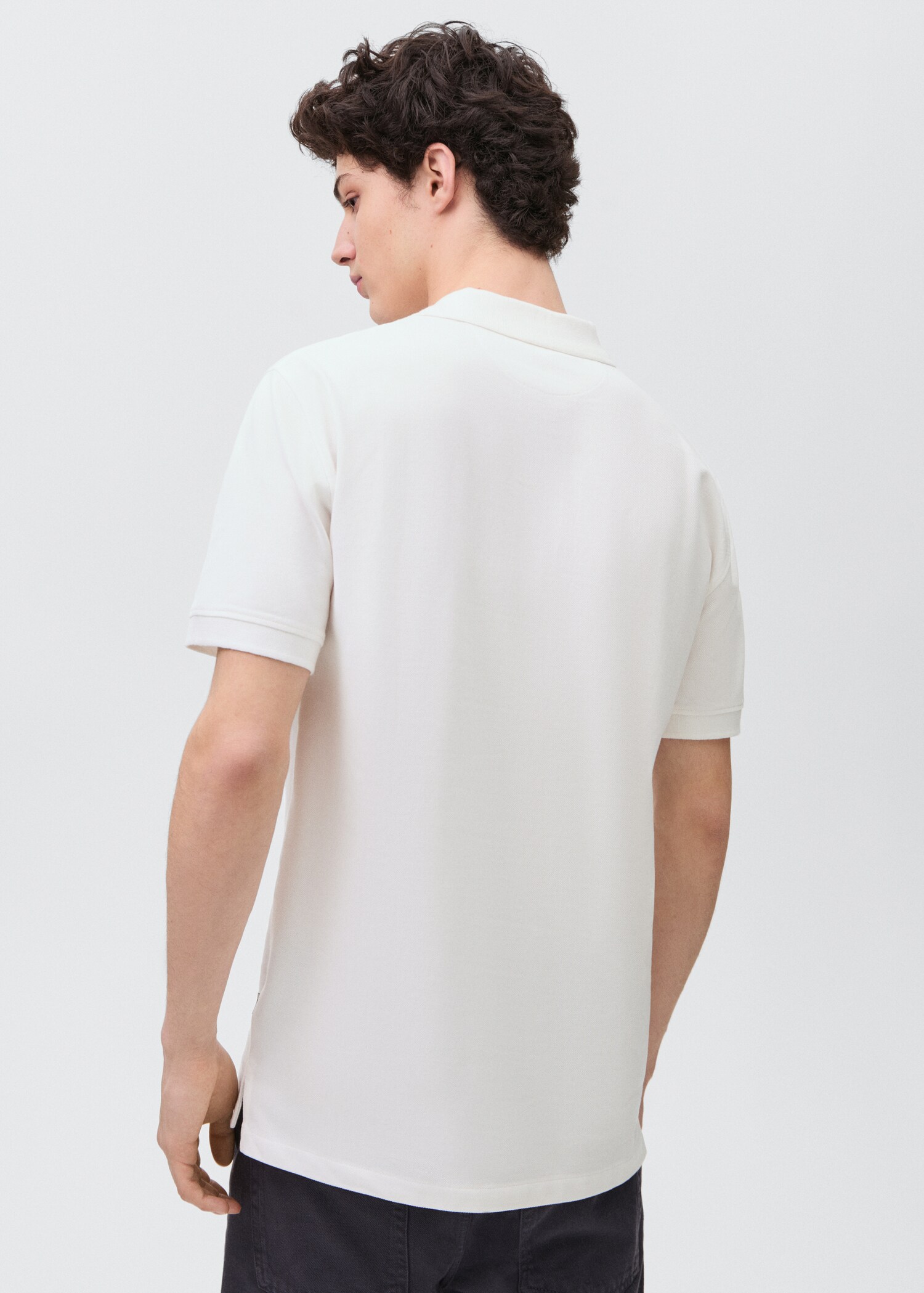 Polohemd aus Baumwollpikee - Rückseite des Artikels