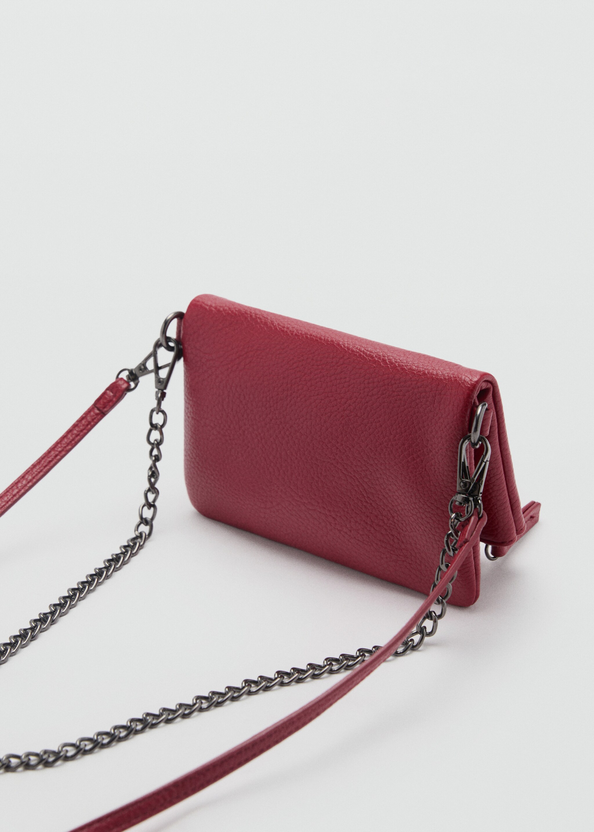Chain envelope bag - Details of the article 1, Red. Ref: 87021522-00.