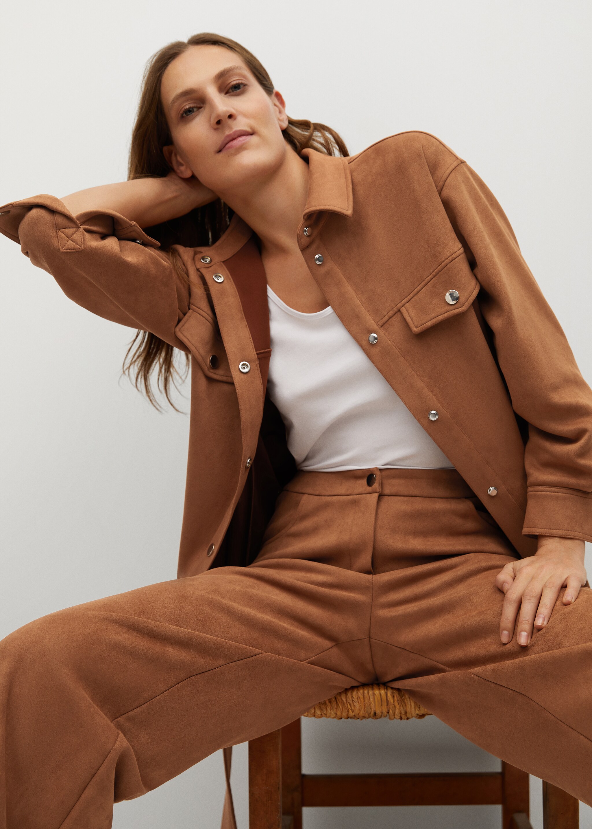 Leather-effect straight trousers - Details of the article 3