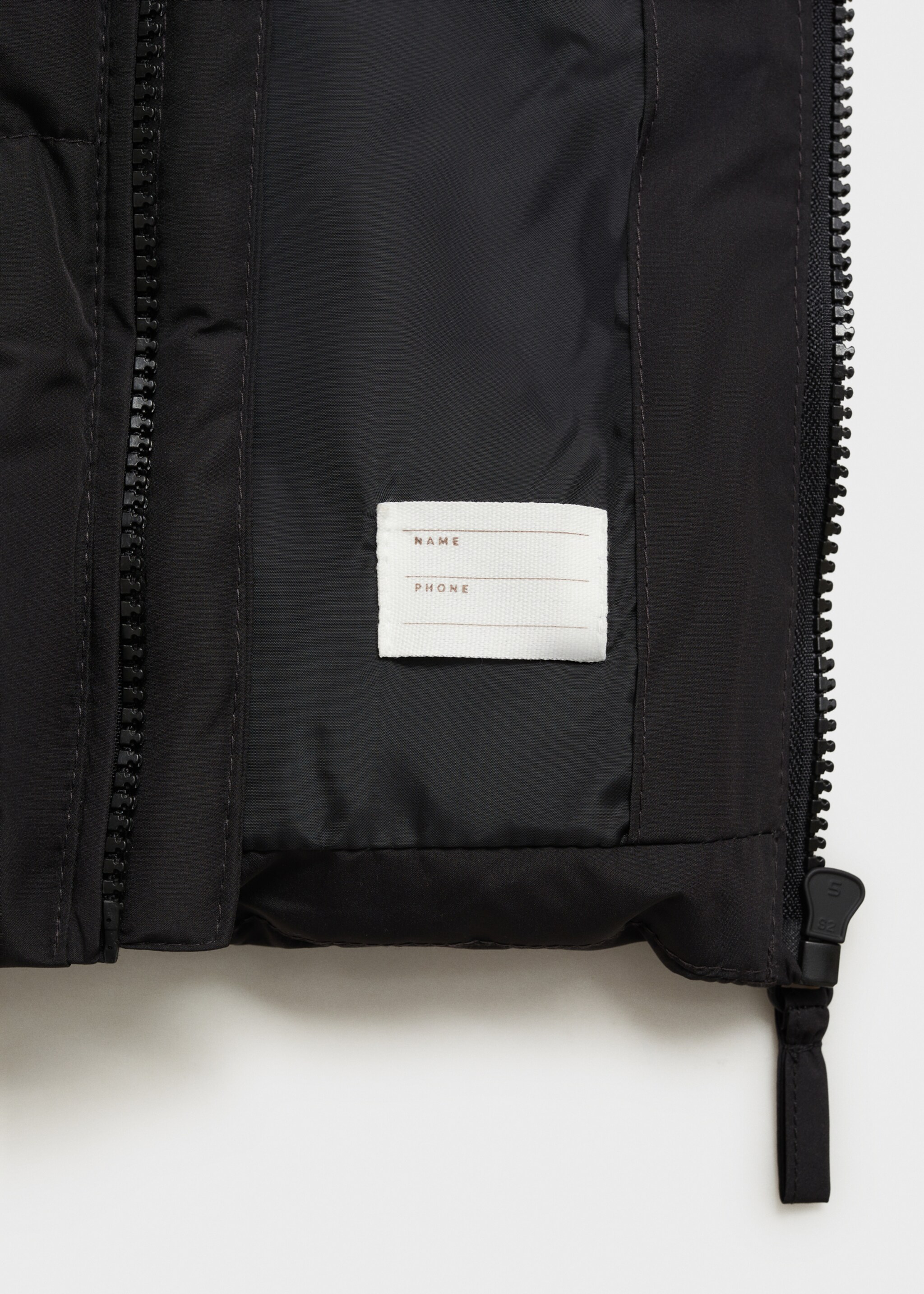 Dlouhá prošívaná vesta - Detail zboží 0, Černá. Ref: 87022025-00.