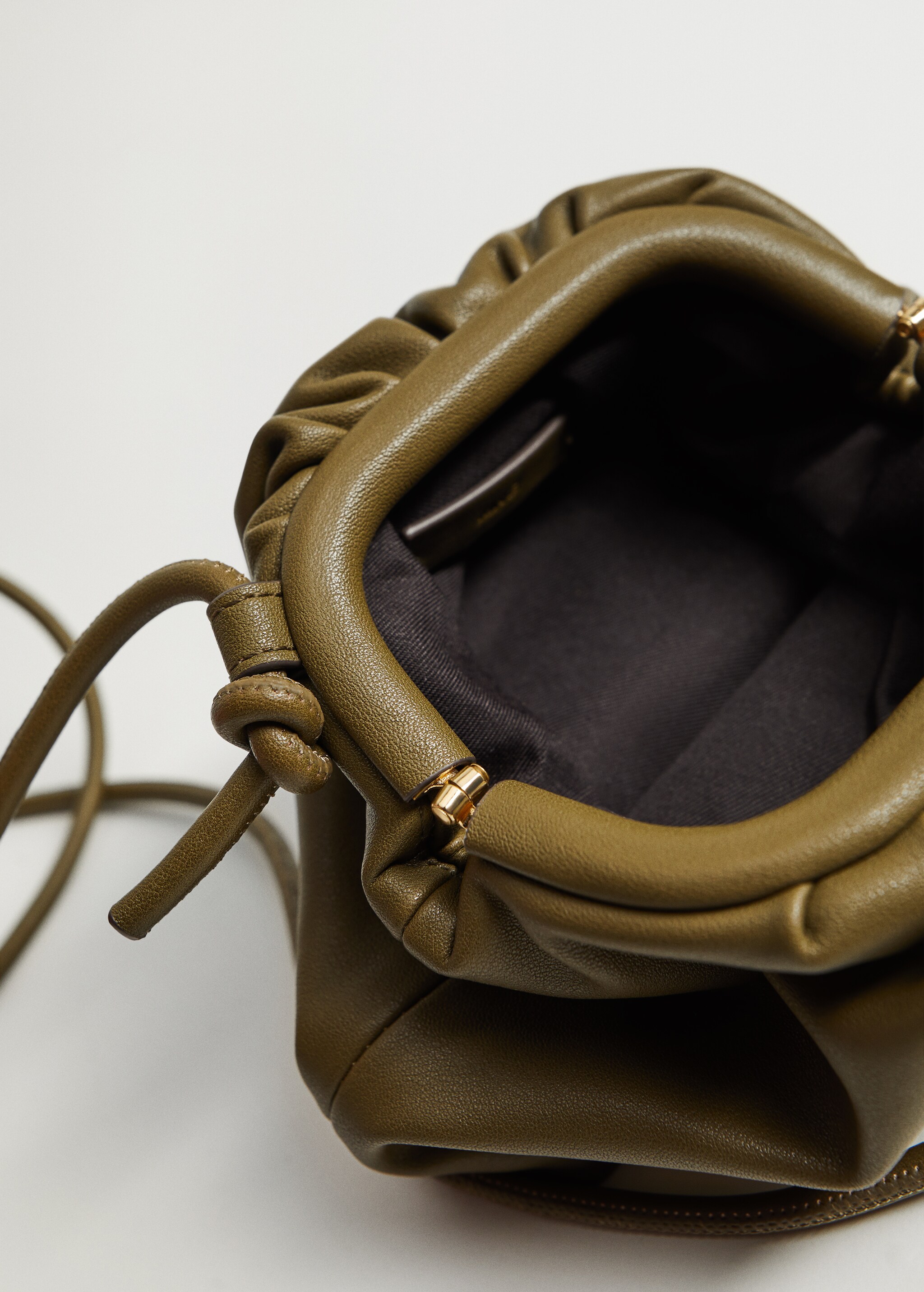 Bag with ruched detail  - Details of the article 2