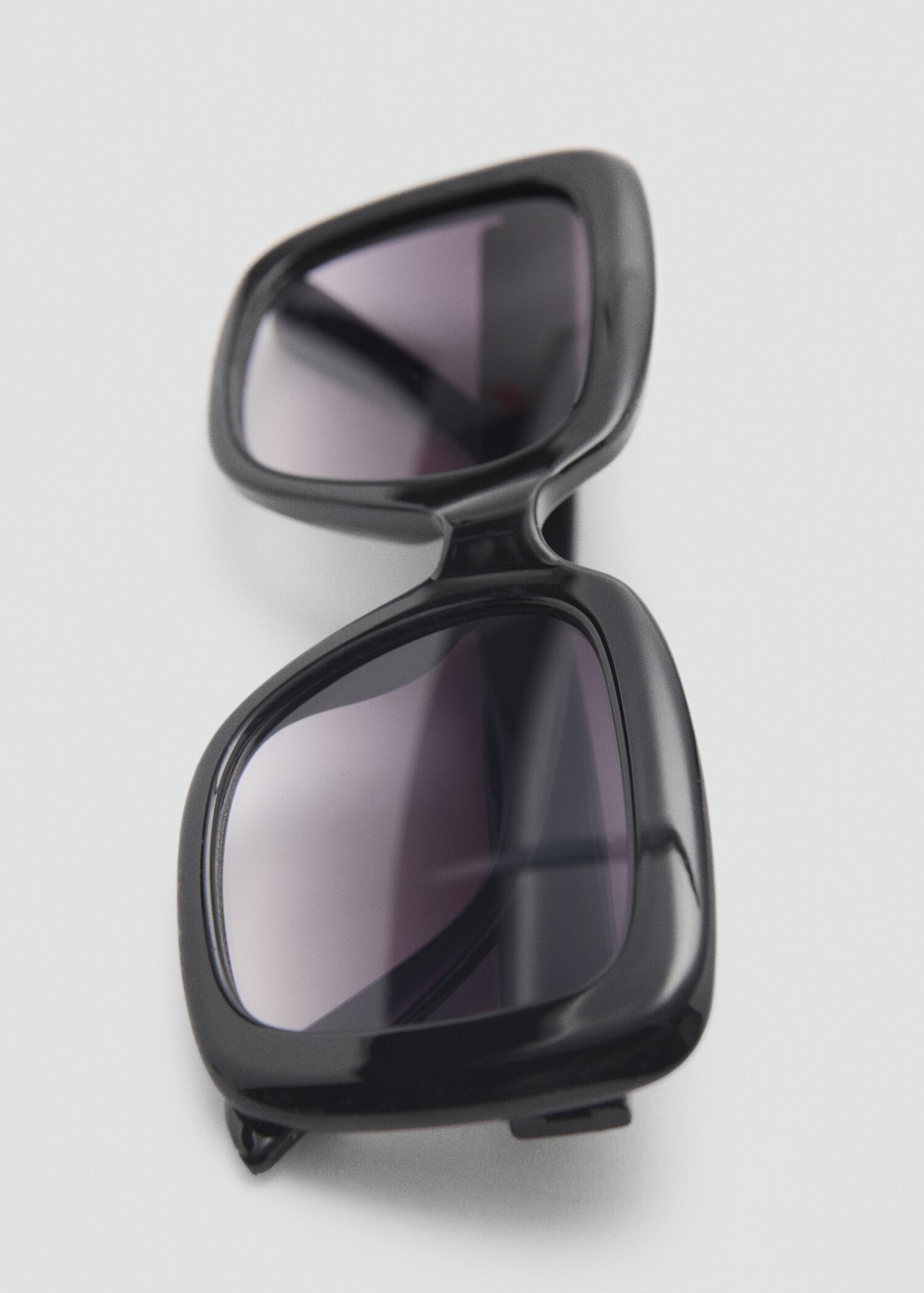 Resin frame sunglasses - Details of the article 2
