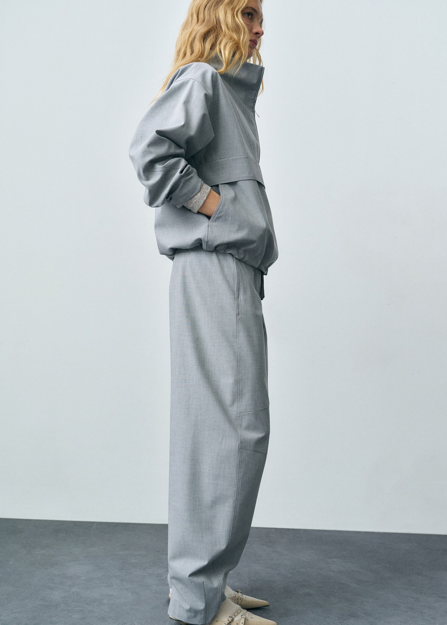Drawstring jogger trousers - Details of the article 1