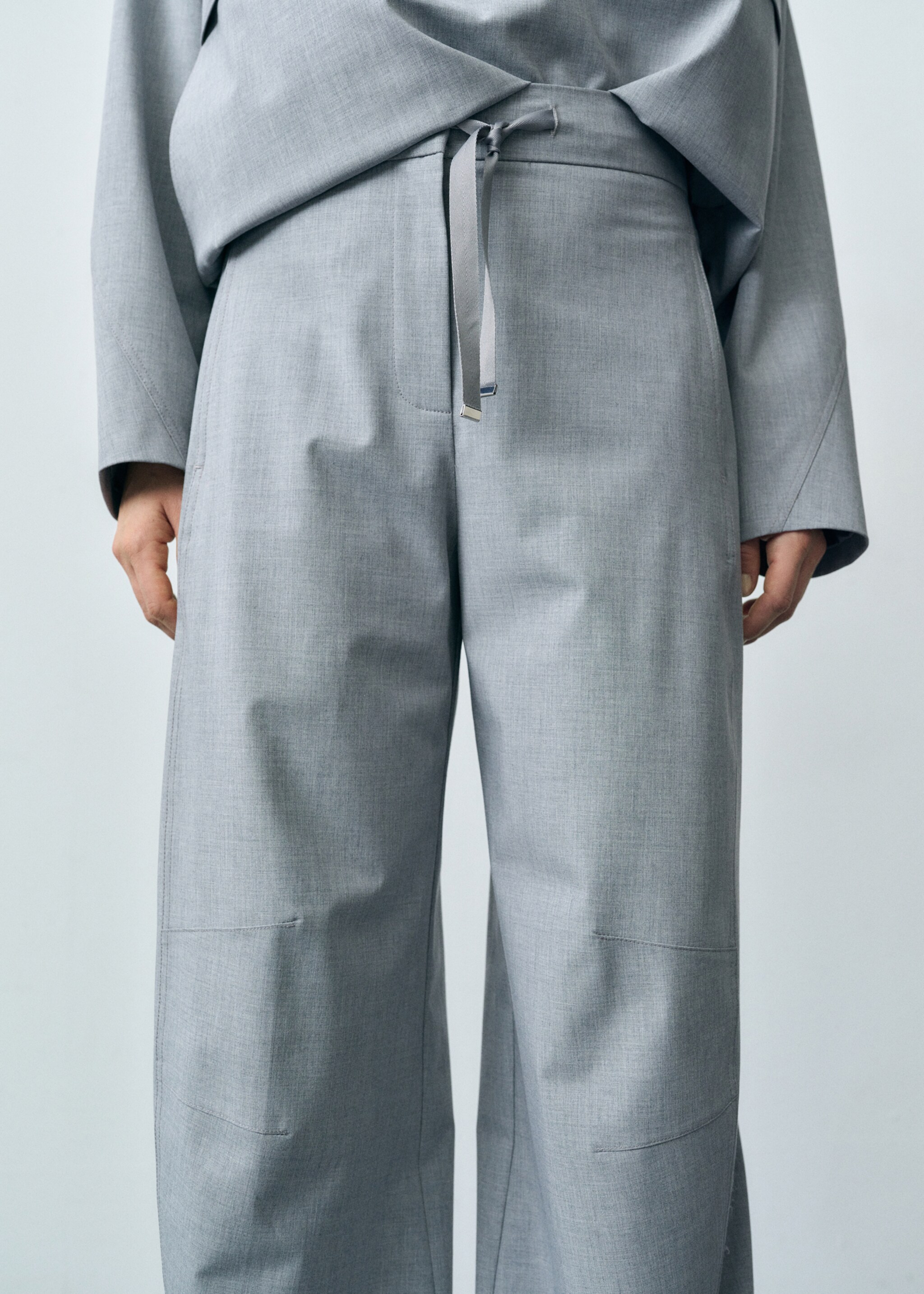 Drawstring jogger trousers - Details of the article 6, Grey. Ref: 87022542-00.