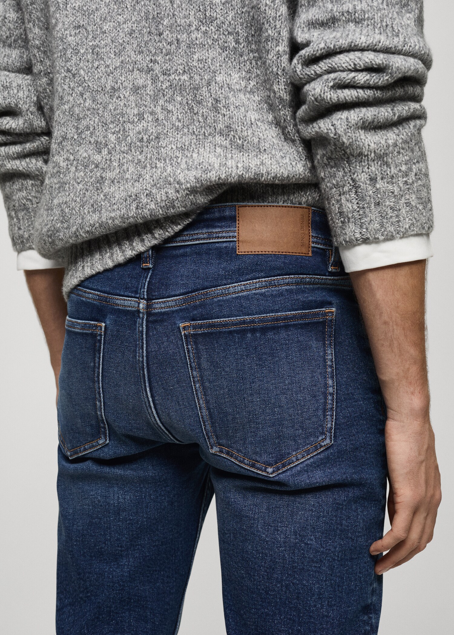 Jan slim-fit faded dark-wash jeans - Details of the article 6