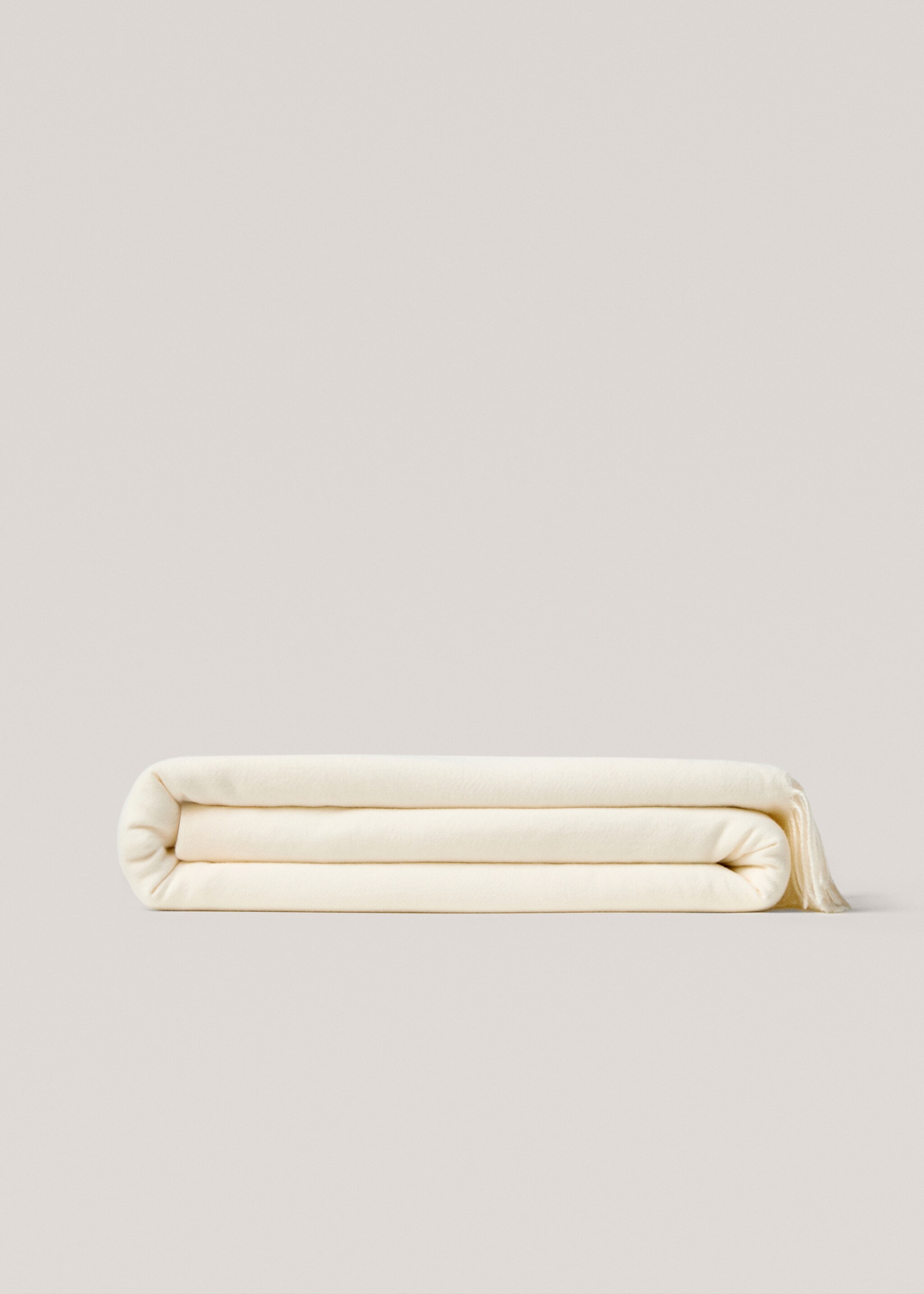 Blanket detail fringes - Article without model, Ecru. Ref: 87022896-00.