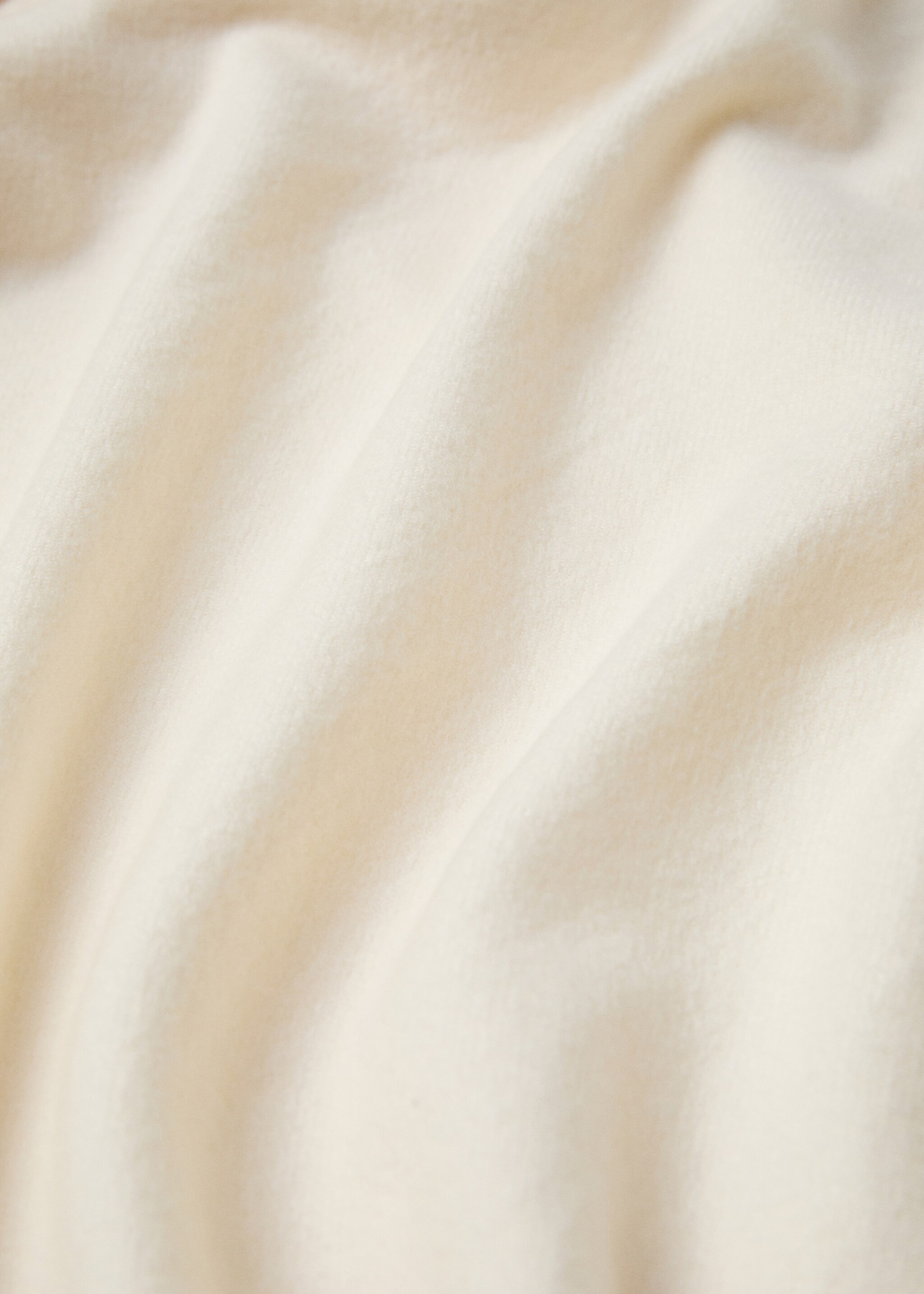 Blanket detail fringes - Details of the article 1, Ecru. Ref: 87022896-00.