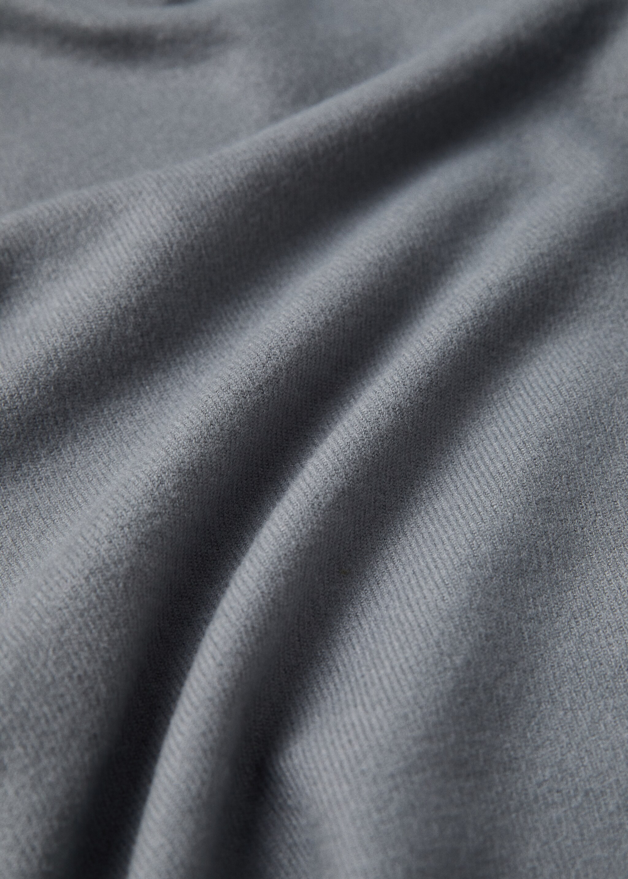 Blanket detail fringes - Details of the article 1, Light/Pastel Grey. Ref: 87022896-00.