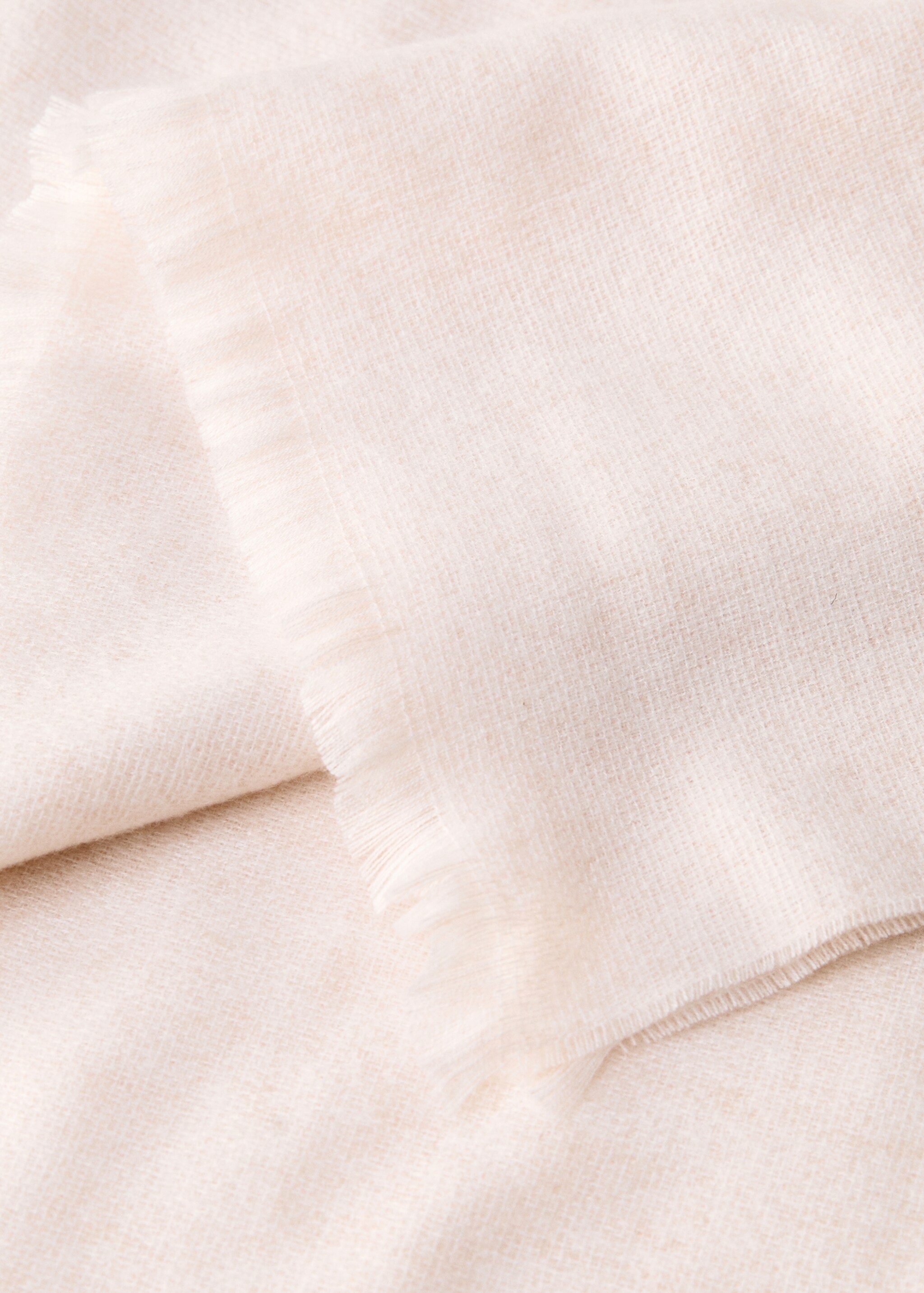 Soft melange blanket - Details of the article 1, Vanilla. Ref: 87022897-00.