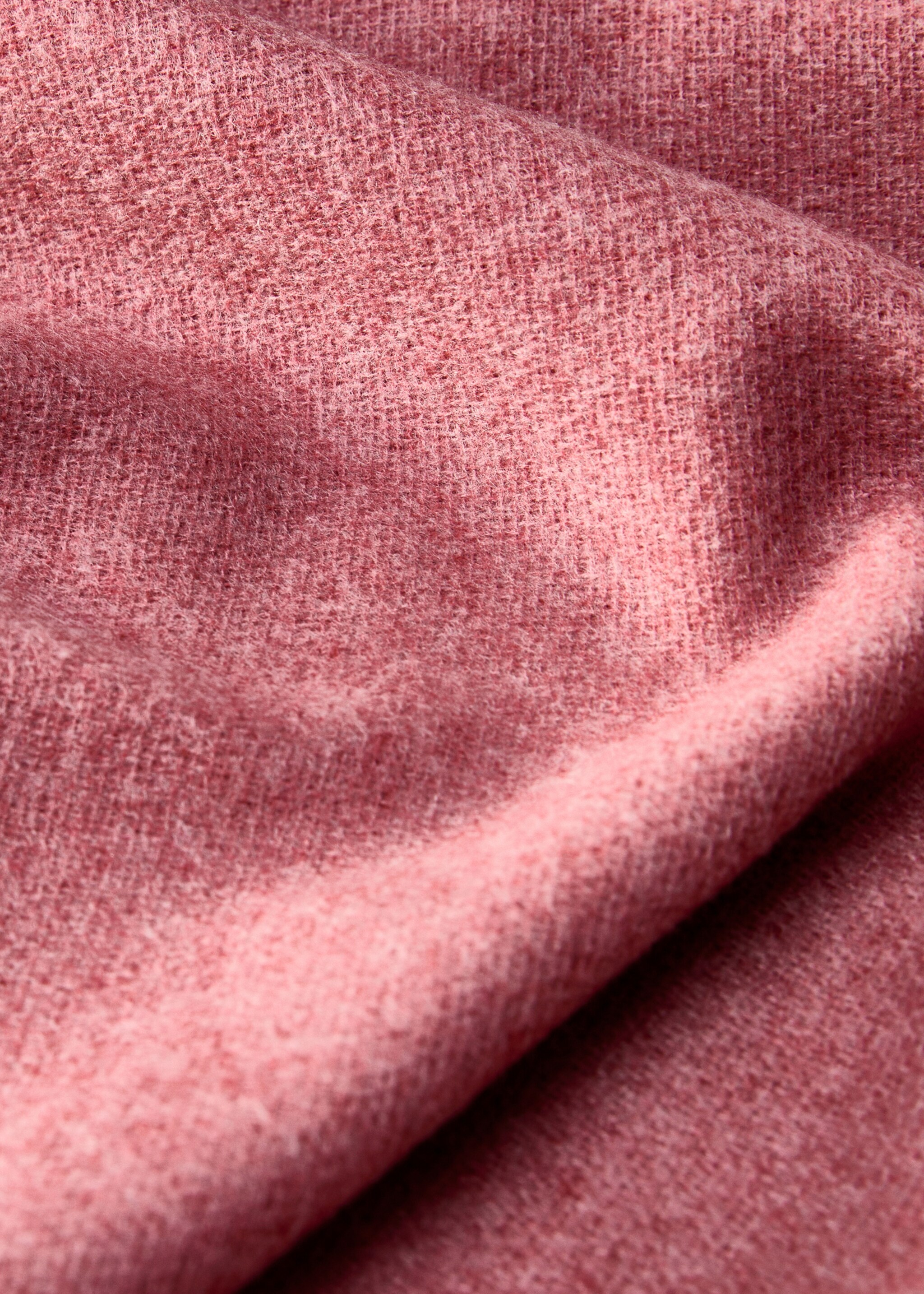 Soft melange blanket - Details of the article 2, Medium Pink. Ref: 87022897-00.
