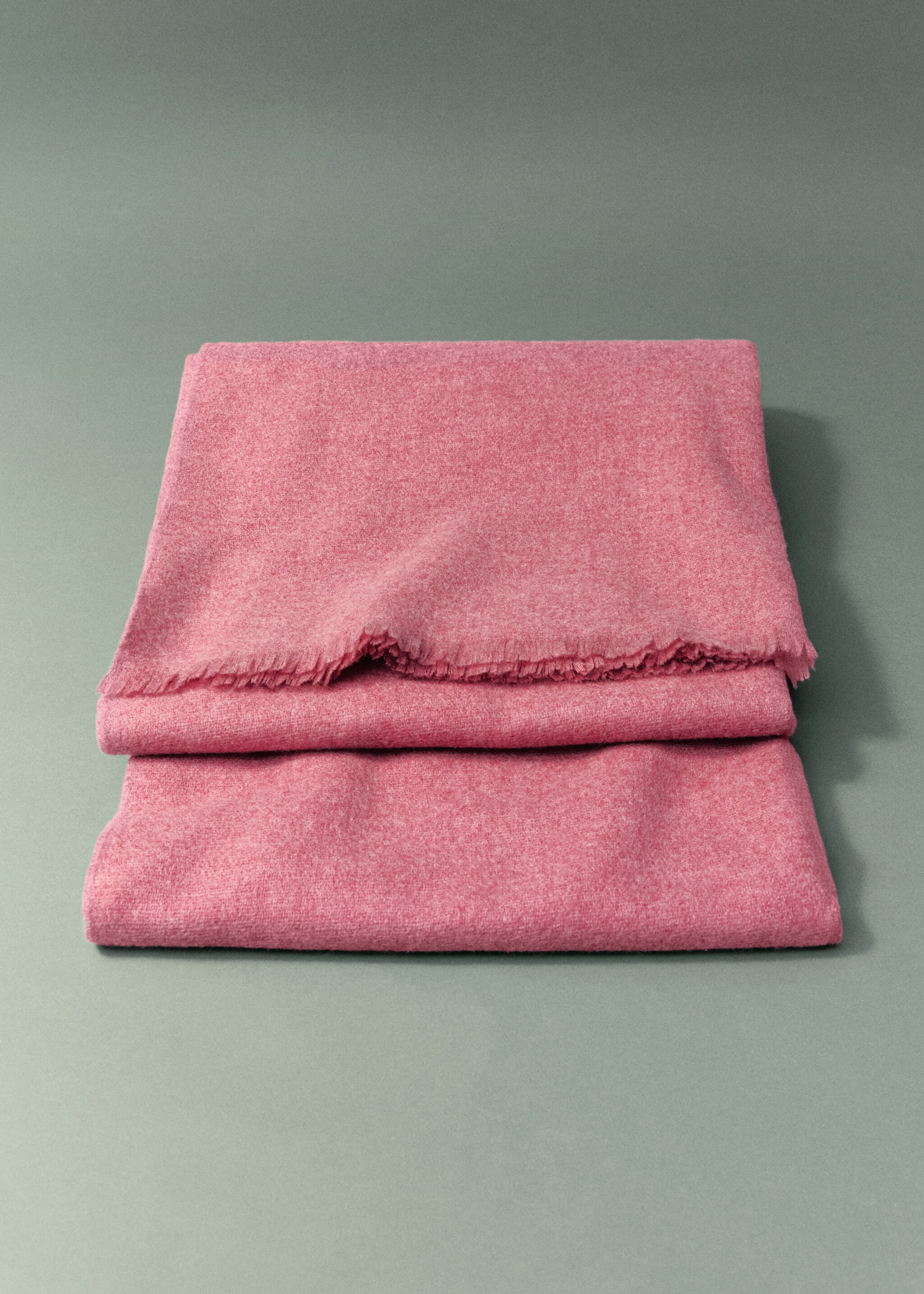 Soft melange blanket - Details of the article 8, Medium Pink. Ref: 87022897-00.