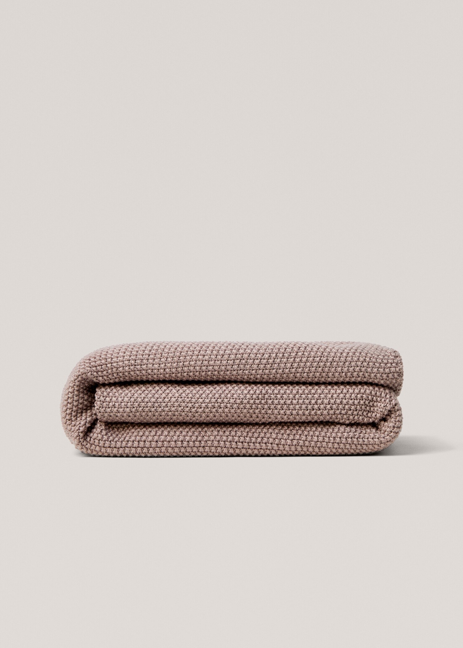 Knitted blanket with design - Article without model