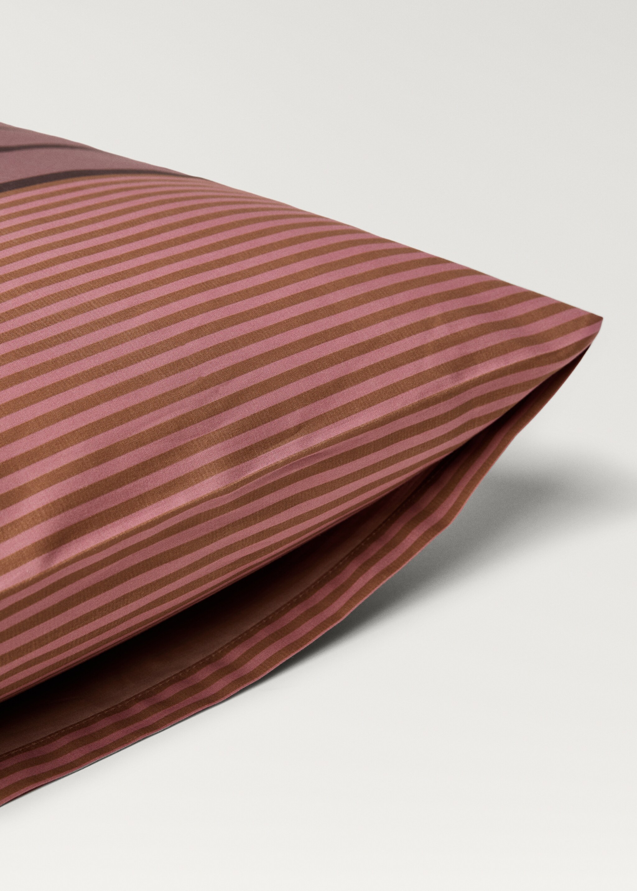 Two cotton percale multi-striped pillowcases 50x75 cm - Details of the article 3, Pink. Ref: 87022938-00.