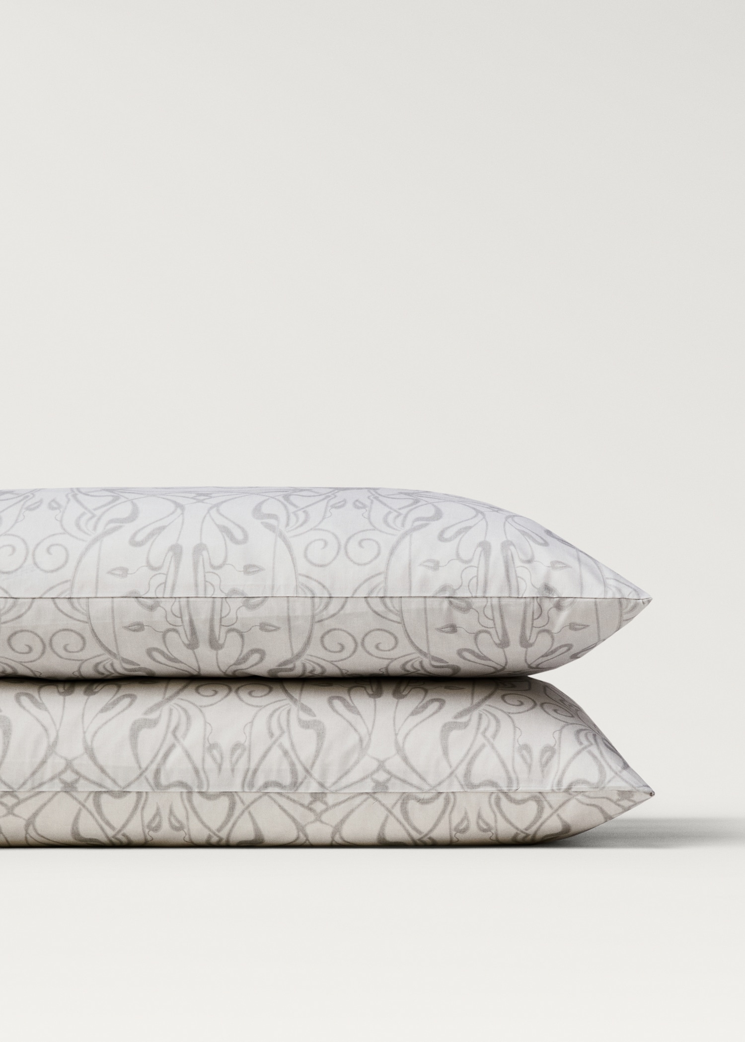 Two cotton percale ornamental-print pillowcases 50x75 cm - Details of the article 1