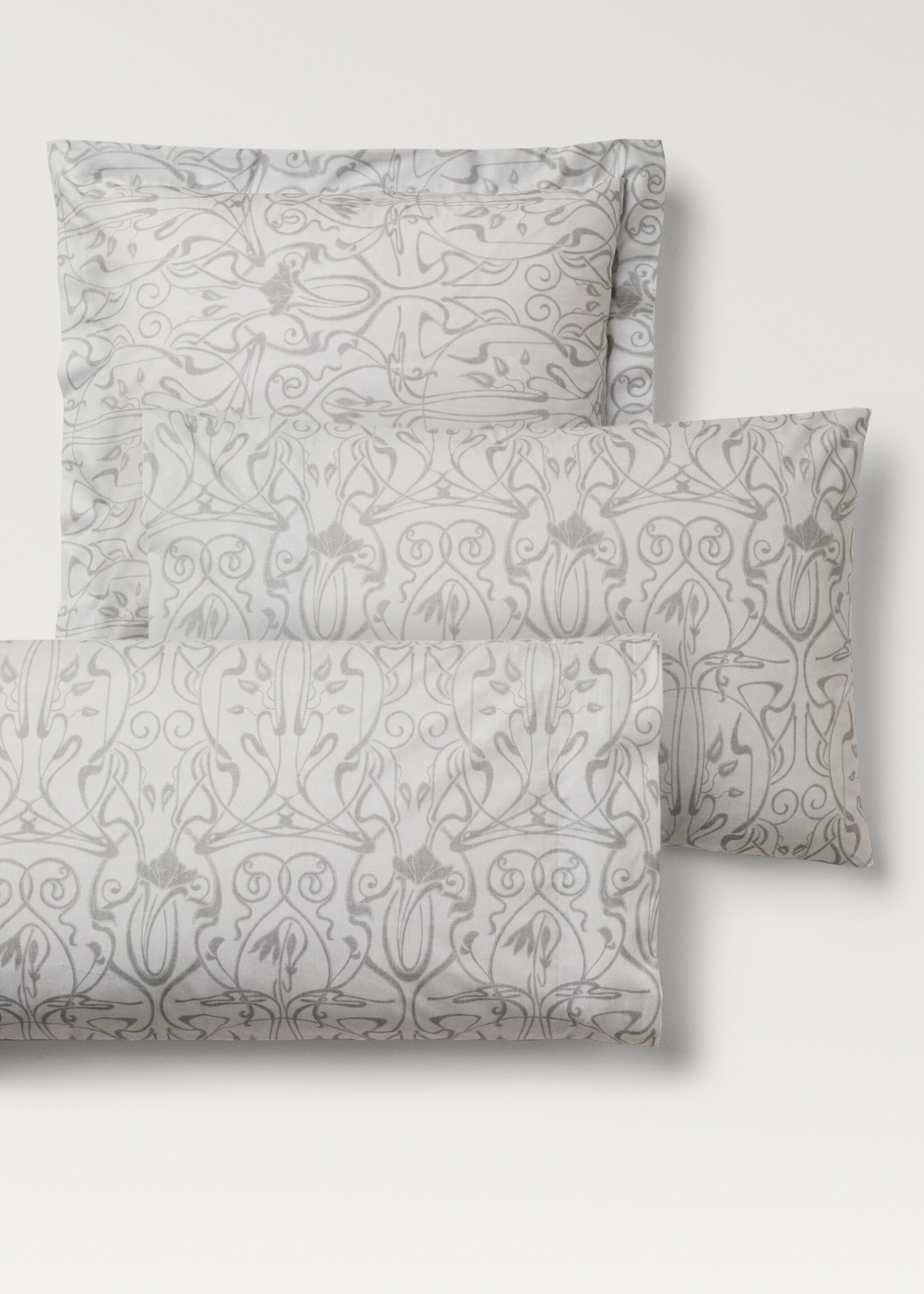Zwei Kopfkissenbezüge aus Baumwoll-Perkal mit ornamentalem Muster, 50 x 75 cm - Detail des Artikels 4, Hellgrau/Pastellgrau. Ref: 87022941-00.