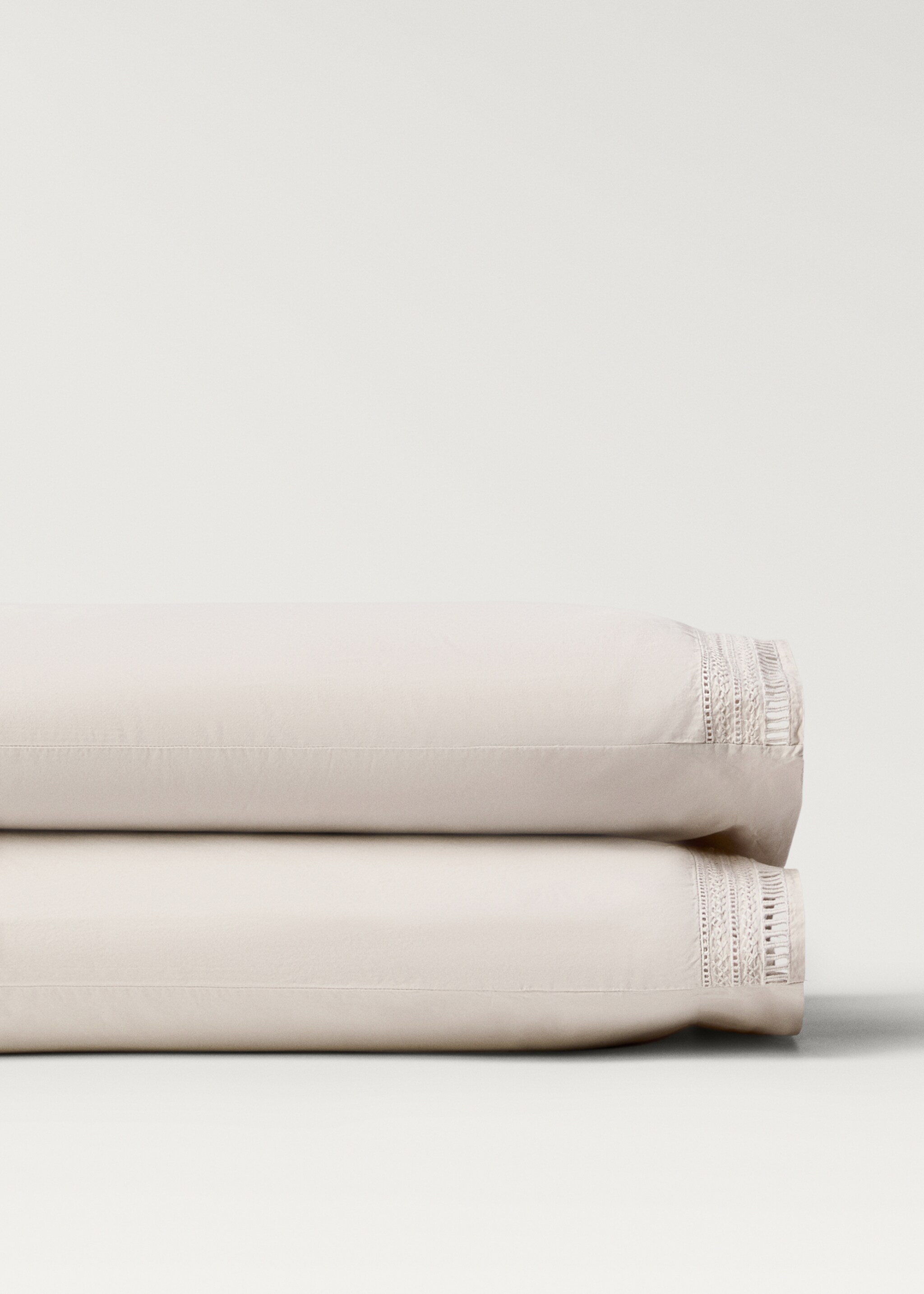 Two pillowcases with embroidered finish 50x75 cm - Details of the article 1, Light/Pastel Grey. Ref: 87022959-00.