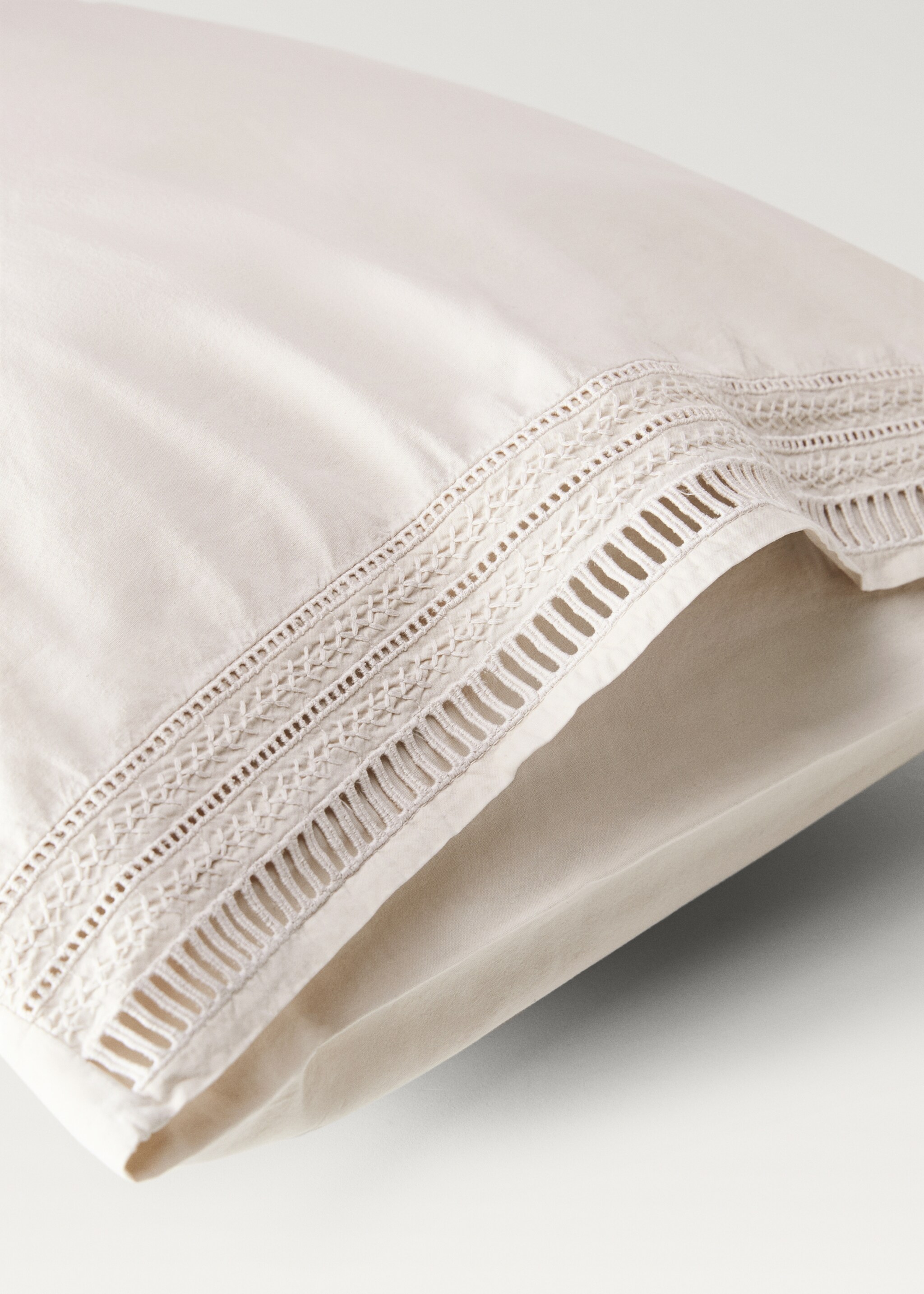 Two pillowcases with embroidered finish 50x75 cm - Details of the article 2, Light/Pastel Grey. Ref: 87022959-00.