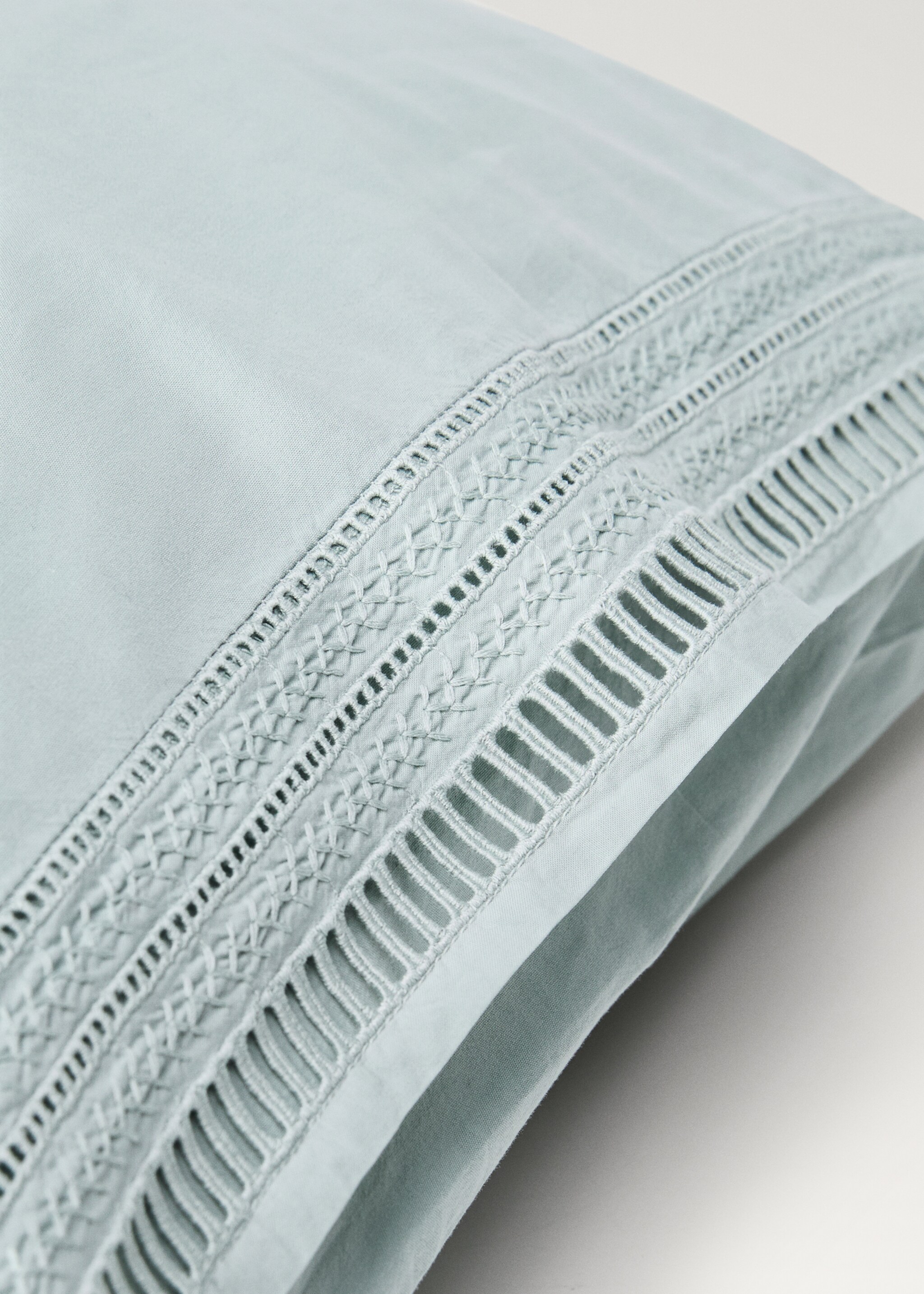 Two pillowcases with embroidered finish 50x75 cm - Details of the article 2, Pastel Green. Ref: 87022959-00.