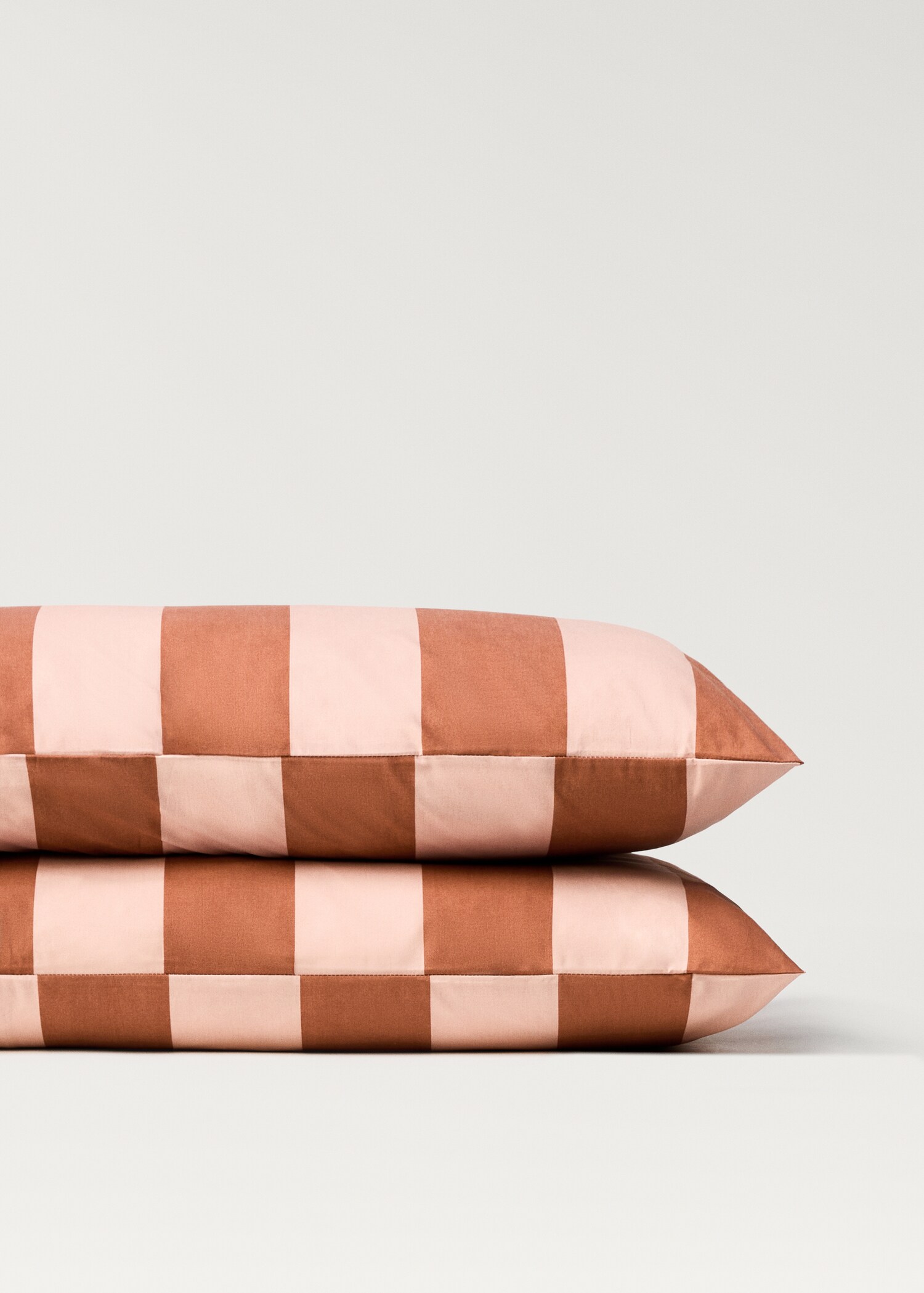 Dues fundes coixinera cotó percala ratlles 50x75 cm - Detall de l'article 1