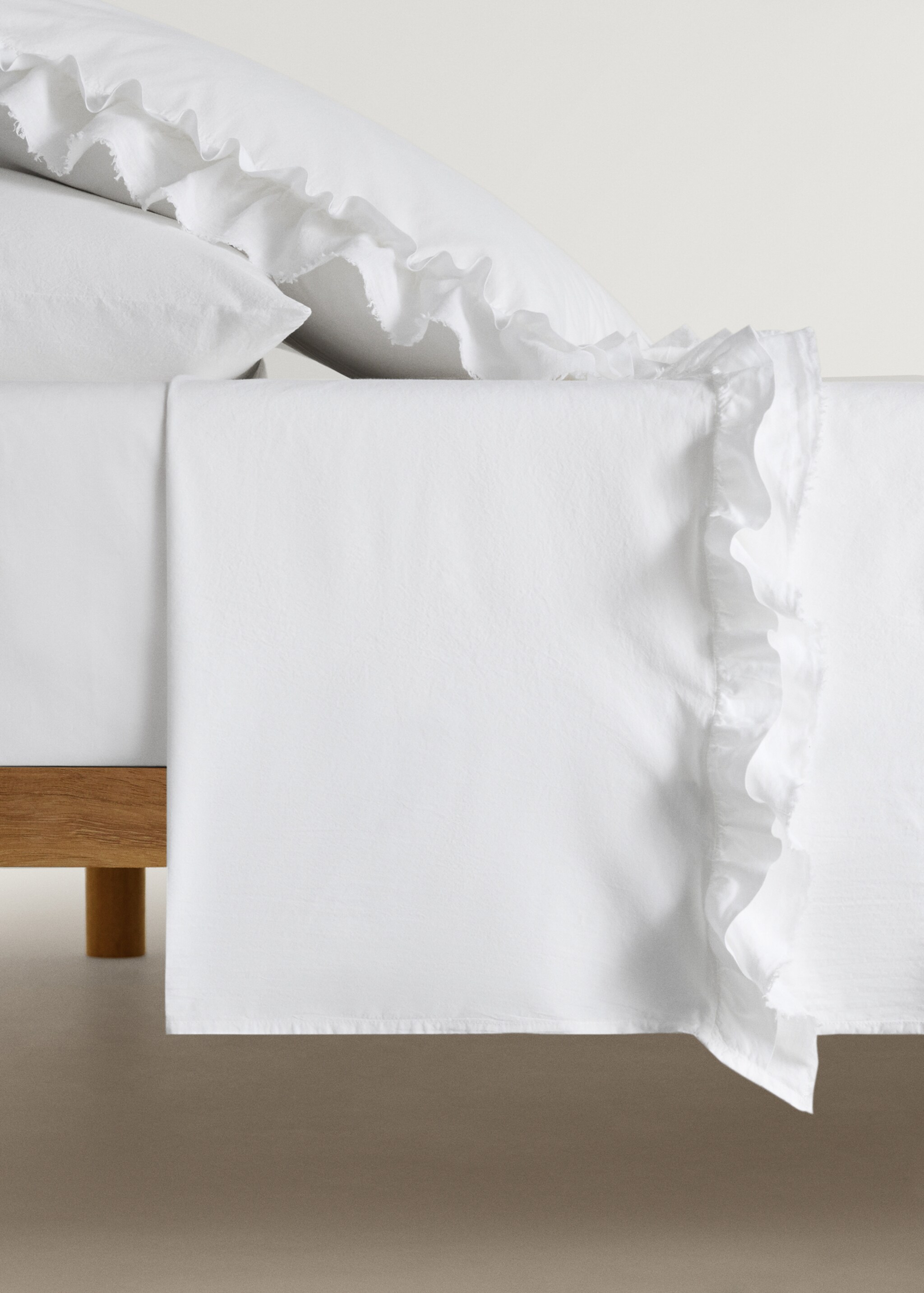 Ruffled washed cotton linen top sheet for 180/200 cm bed - Article without model, White. Ref: 87022984-00.