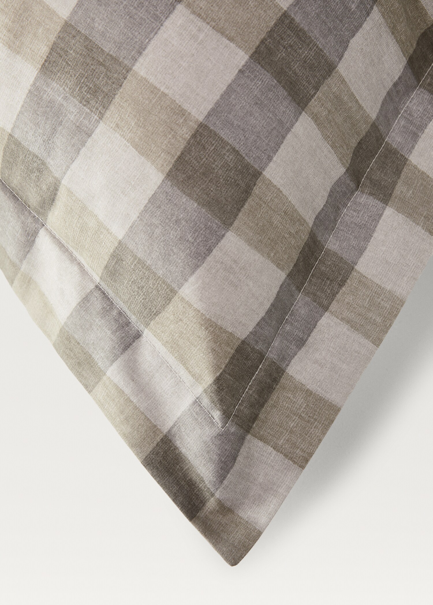 Two cotton percale check pillowcases 60x60 cm - Details of the article 1