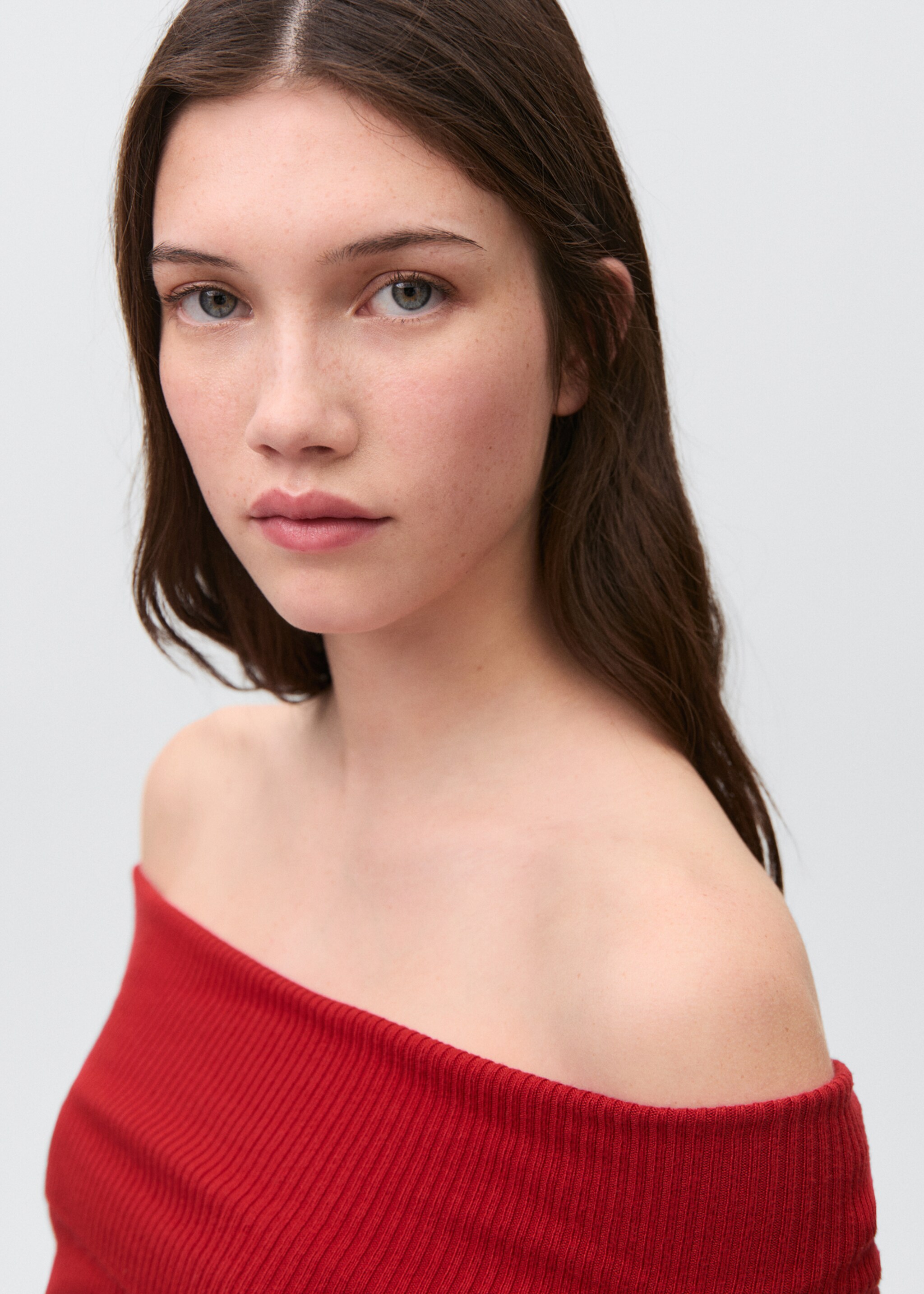 Jersei espatlles descobertes - Detall de l'article 1, Vermell. Ref: 87023279-00.