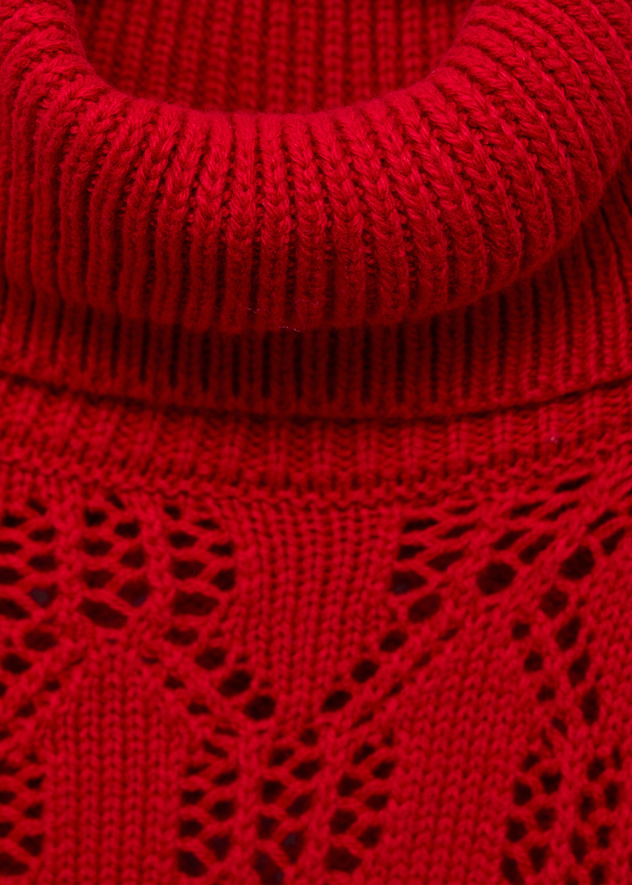 Asymmetric knit sweater - Details of the article 8, Red. Ref: 87023280-00.