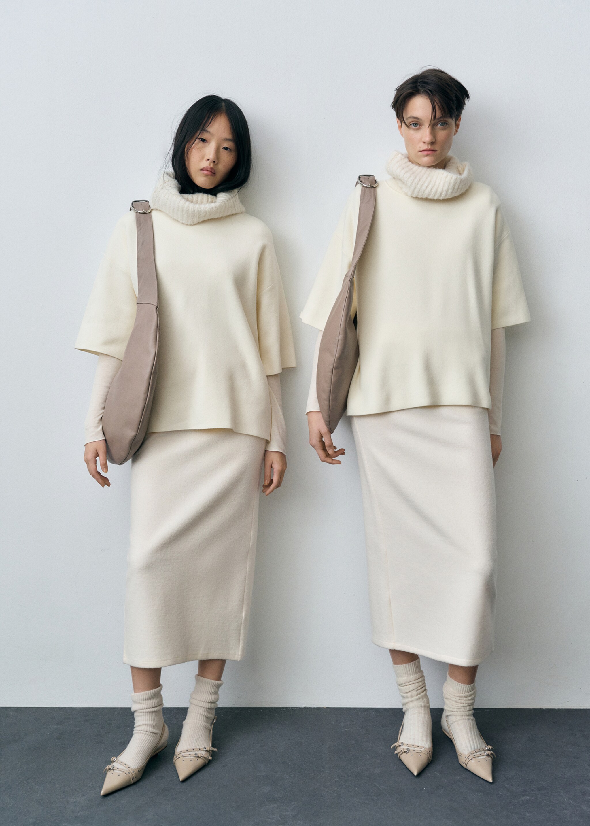 Camiseta manga larga cuello perkins - Detalle del artículo 2, Crudo. Ref: 87023282-00.