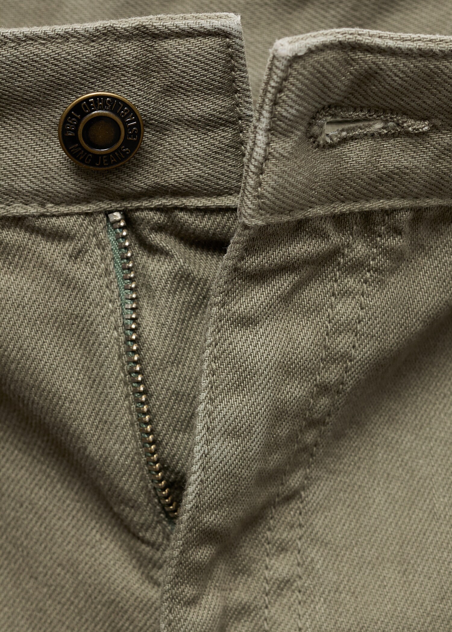 Wide leg jeans with belt detail - Details of the article 0