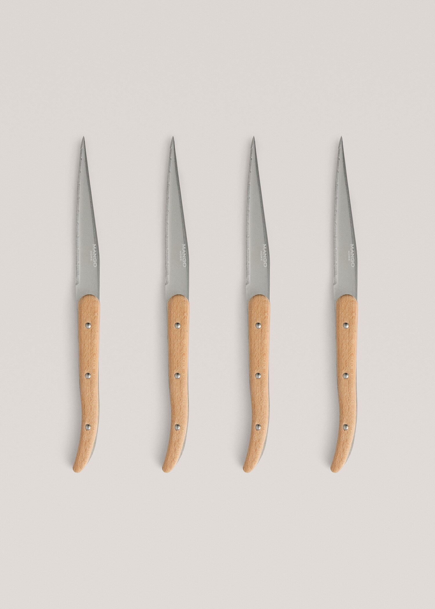 4-piece serrated knife set with wooden handles - Article without model