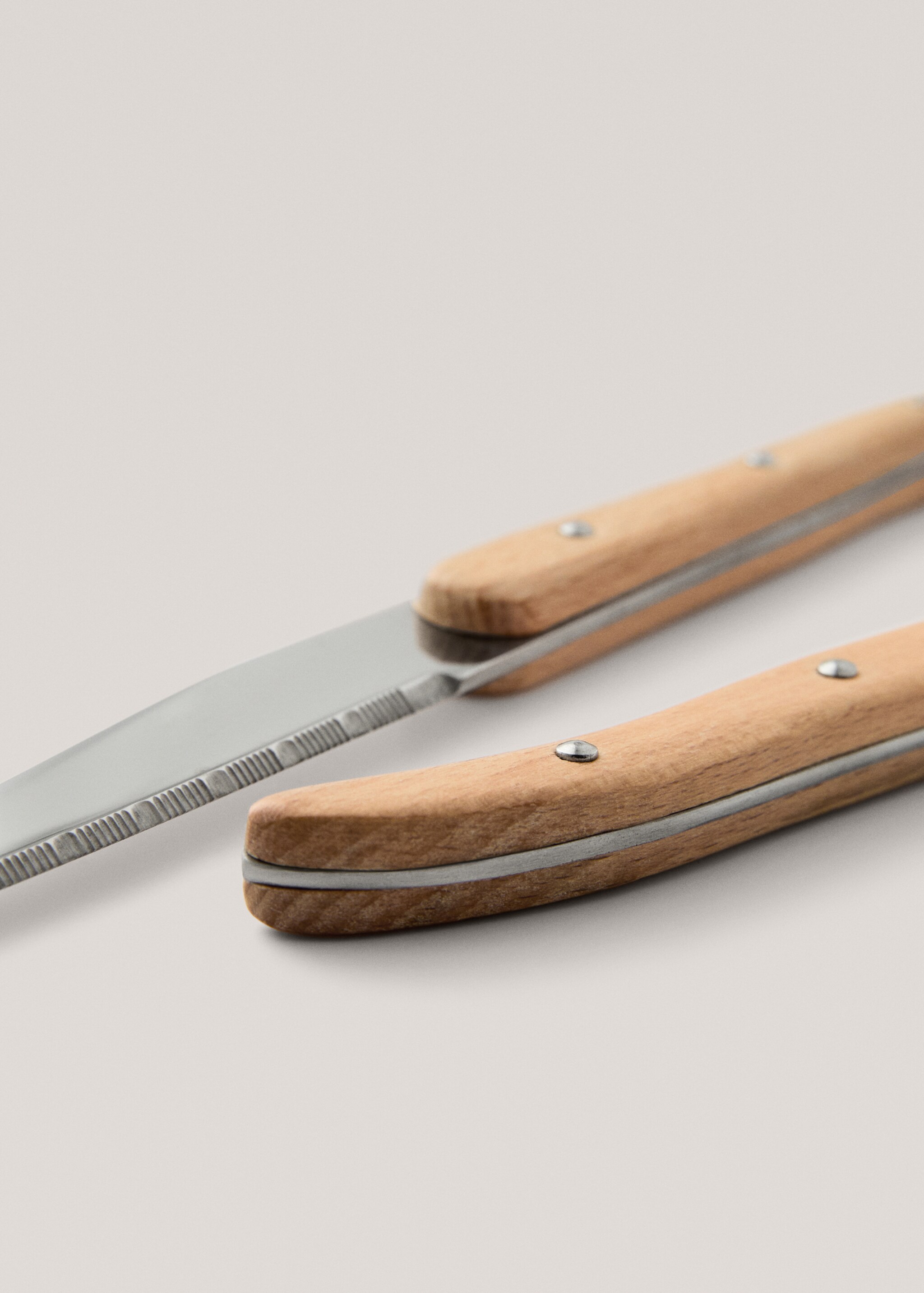 4-piece serrated knife set with wooden handles - Details of the article 1, Brown. Ref: 87023293-00.